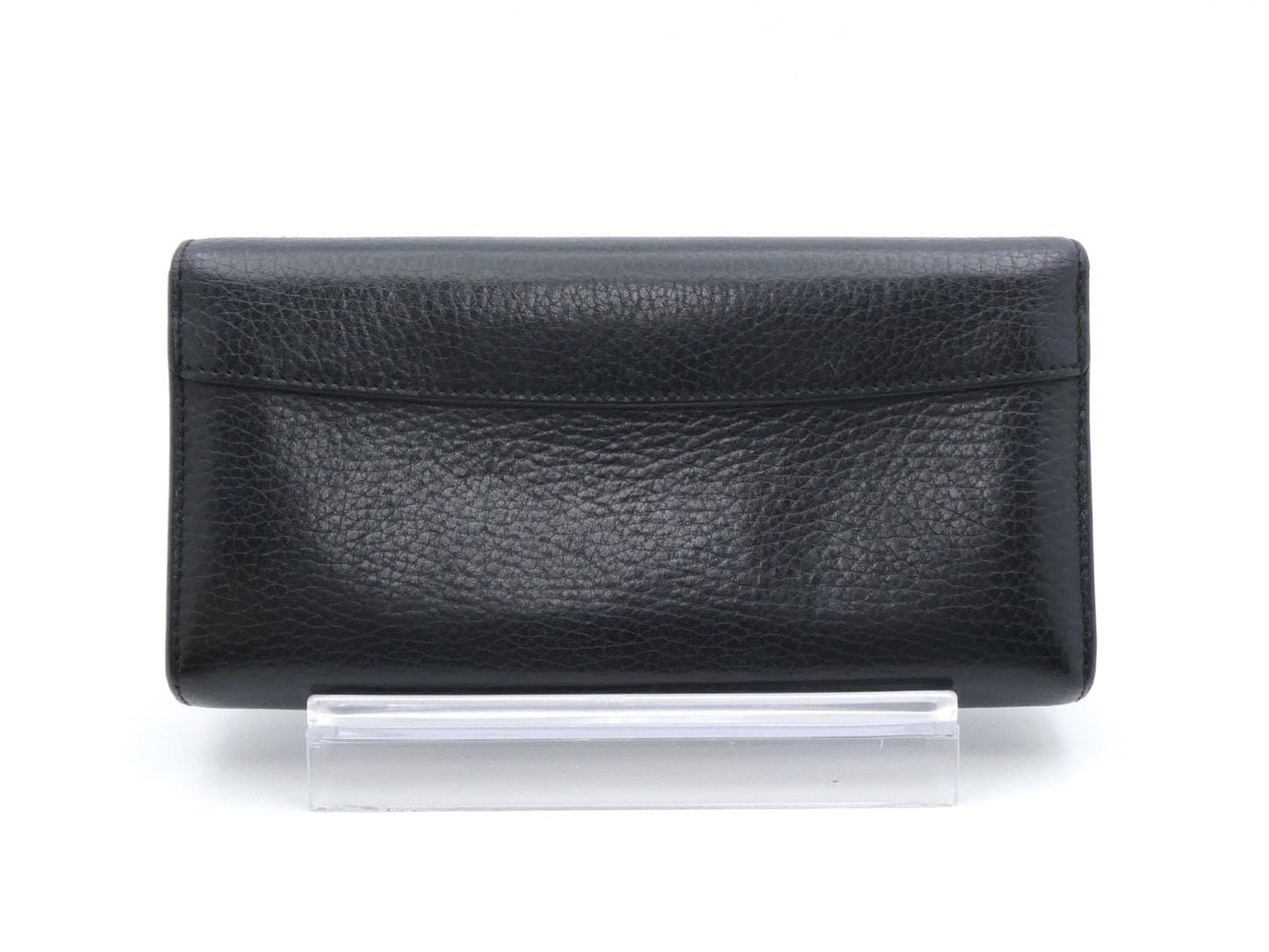 LOUIS VUITTON Portefeuille Capucines Studded Wallet