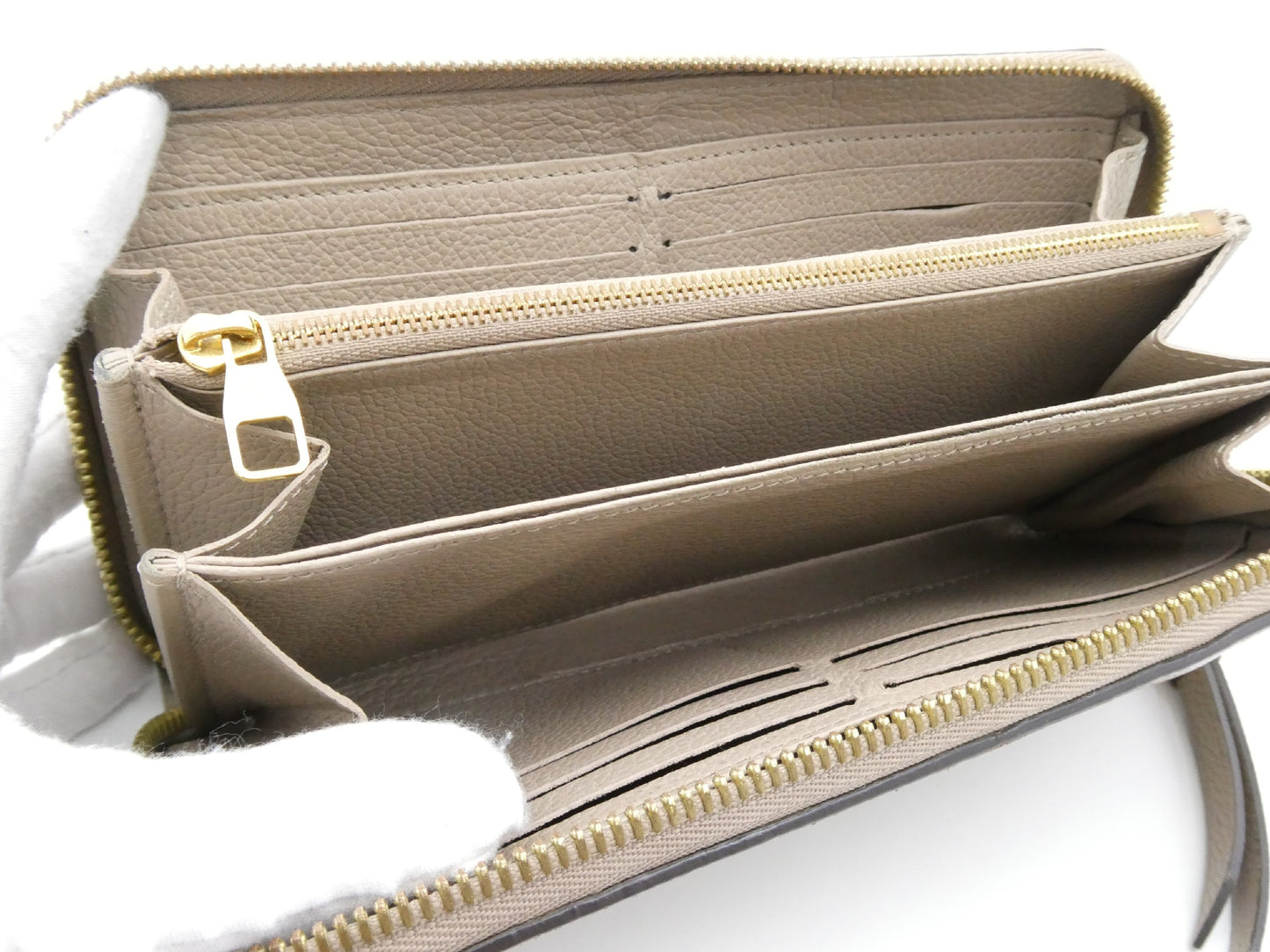 LOUIS VUITTON Monogram Empreinte Zippy Wallet