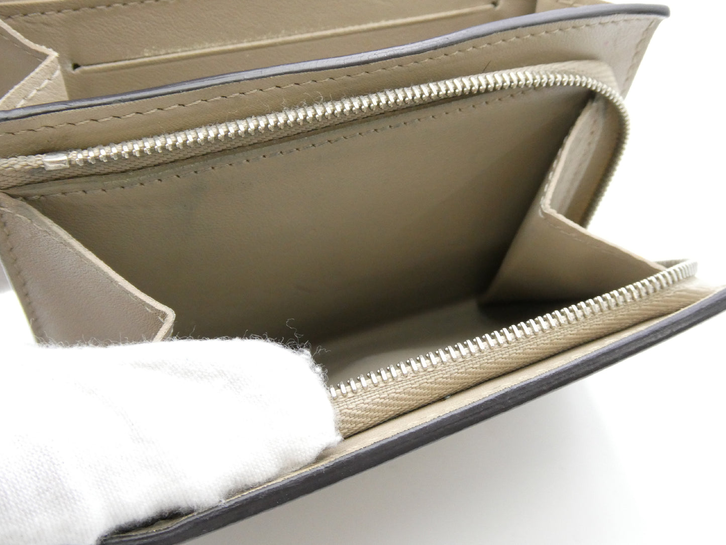 LOUIS VUITTON Mahina Portefeuille Iris Compact Wallet
