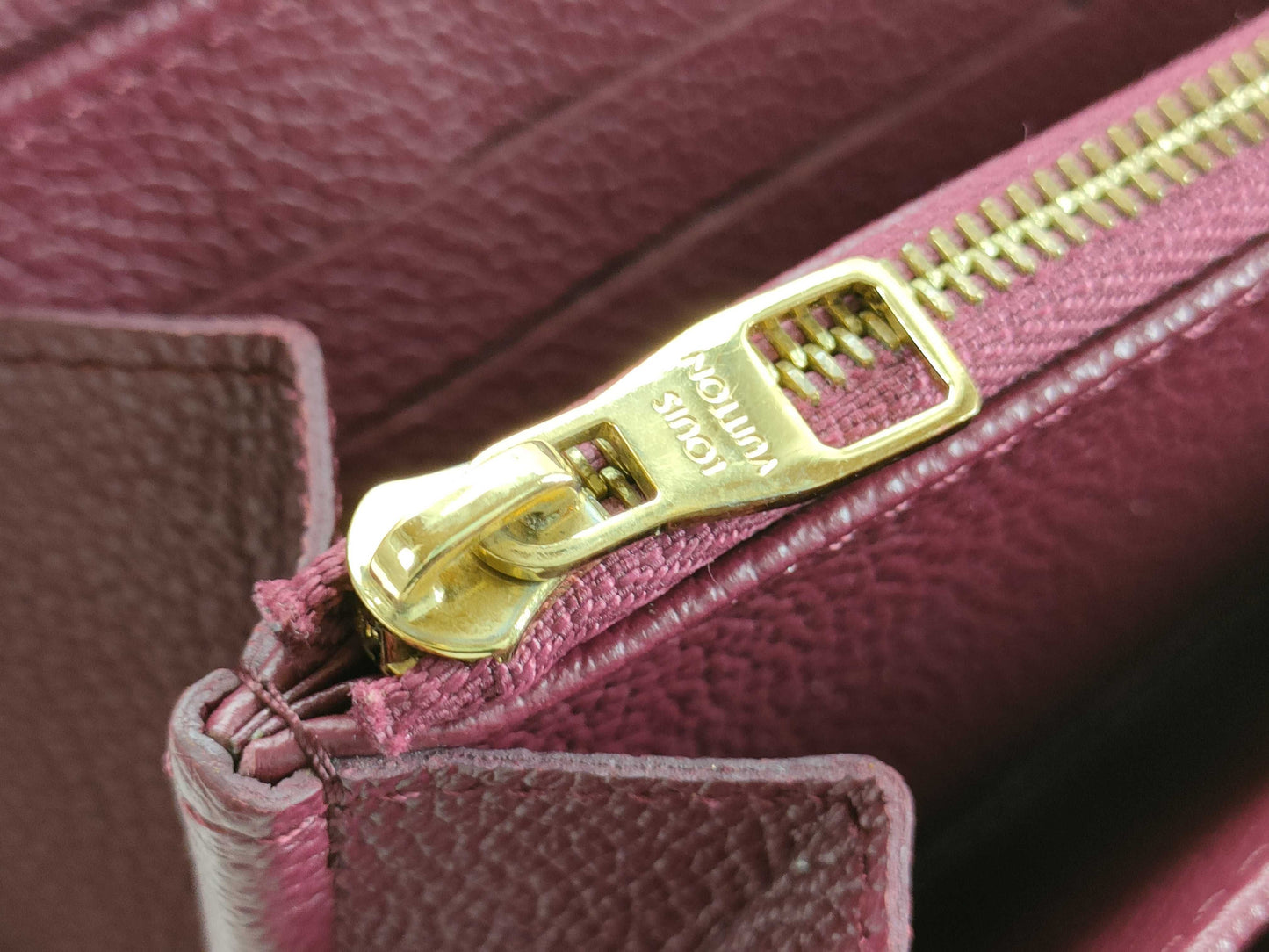 LOUIS VUITTON M60549 Monogram Empreinte Louis Vuitton M60549 Monogram Zippy Wallet