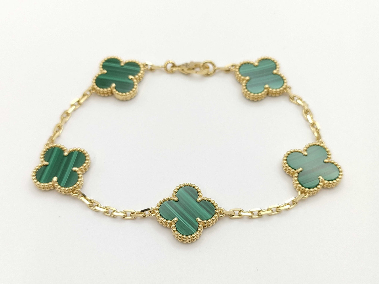 Van Cleef & Arpels Vintage Alhambra Malachite Bracelet/Bangle in Yellow Gold and Au750, 12.6g