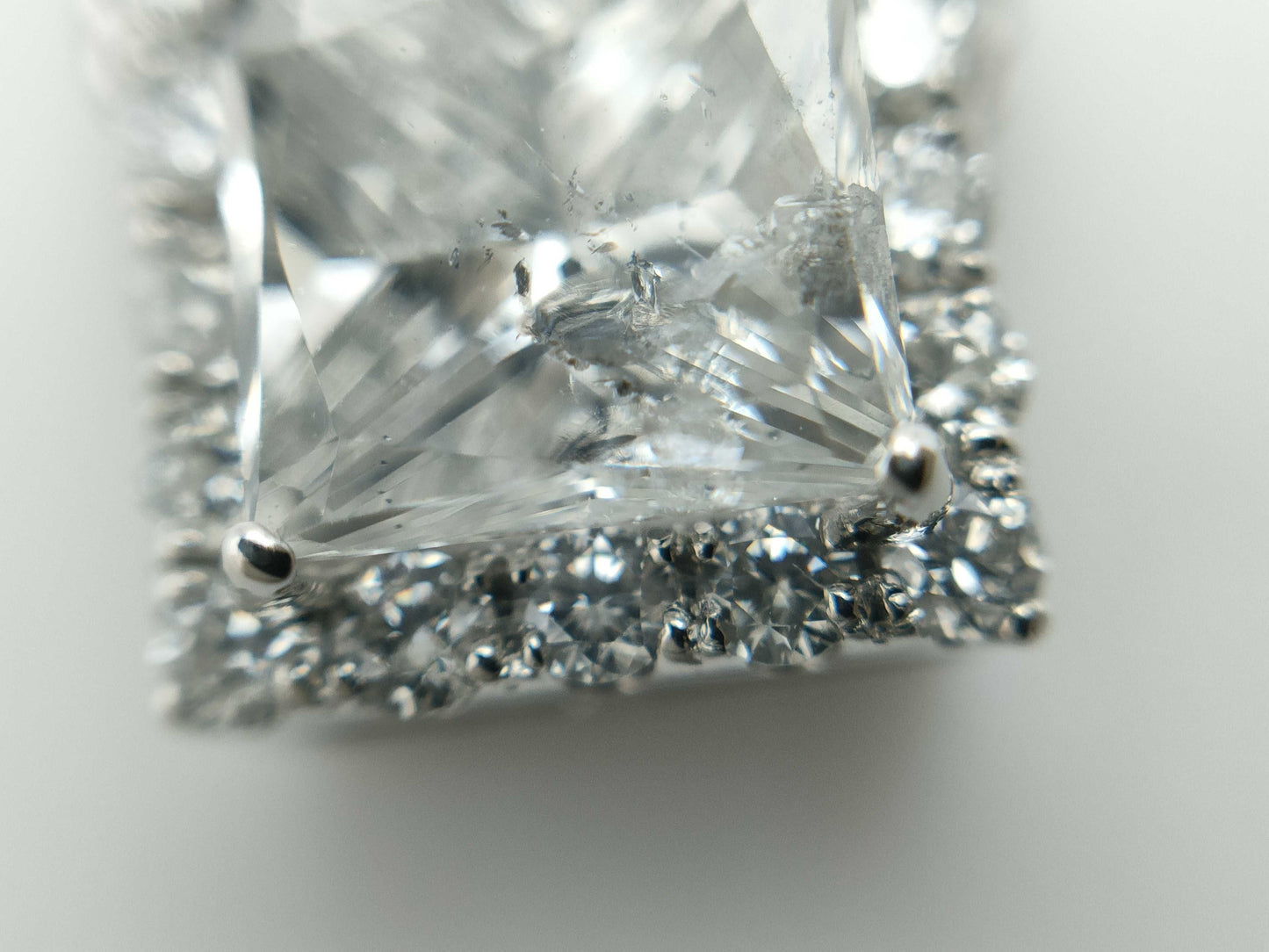 D0.983/0.16ct PT900/850 4.1g Necklace