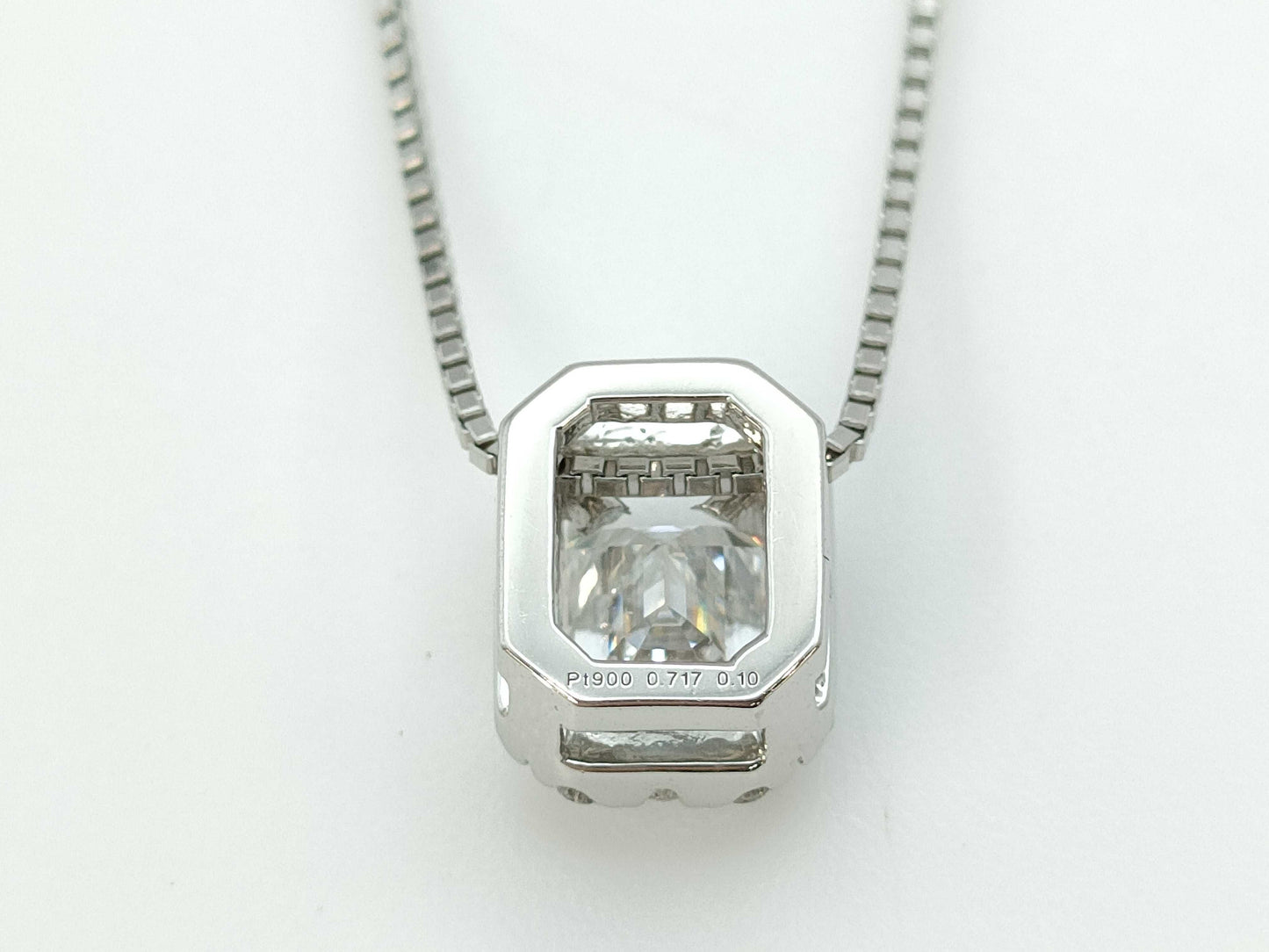 D0.717ct FD0.10ct PT900/850 4.2g Necklace