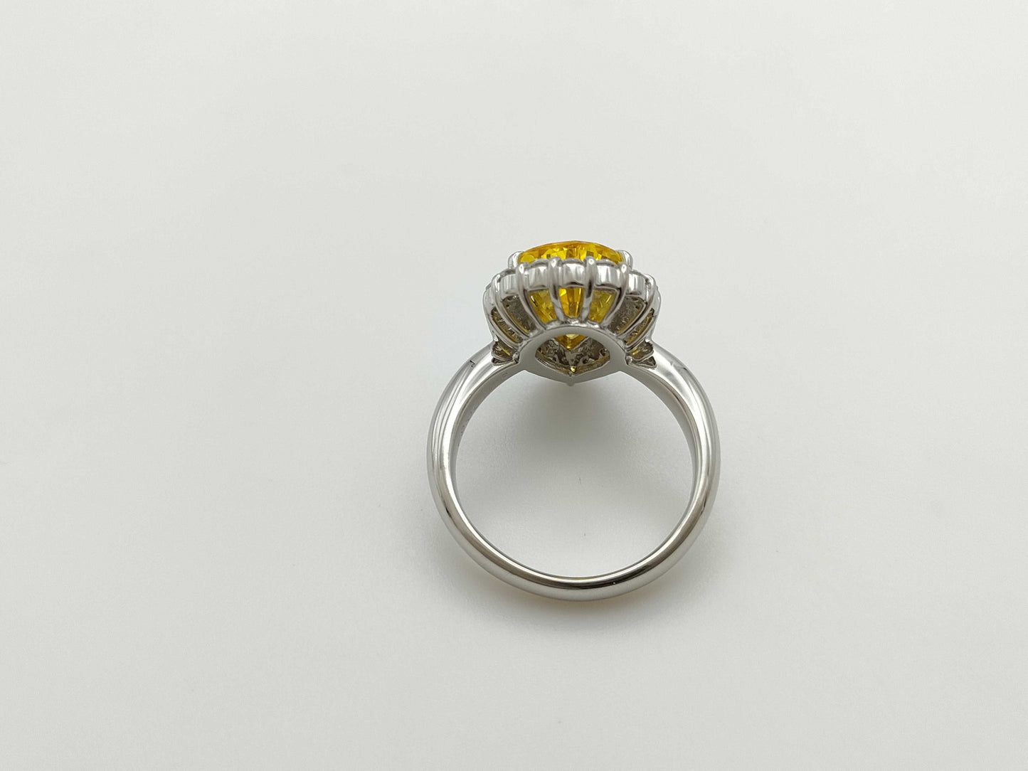 Colored Stone 3.51ct D0.62ct PT900 9.0g Ring