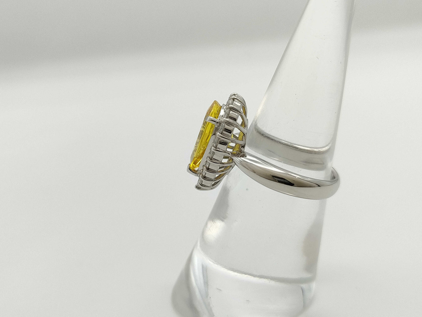 Colored Stone 3.51ct D0.62ct PT900 9.0g Ring