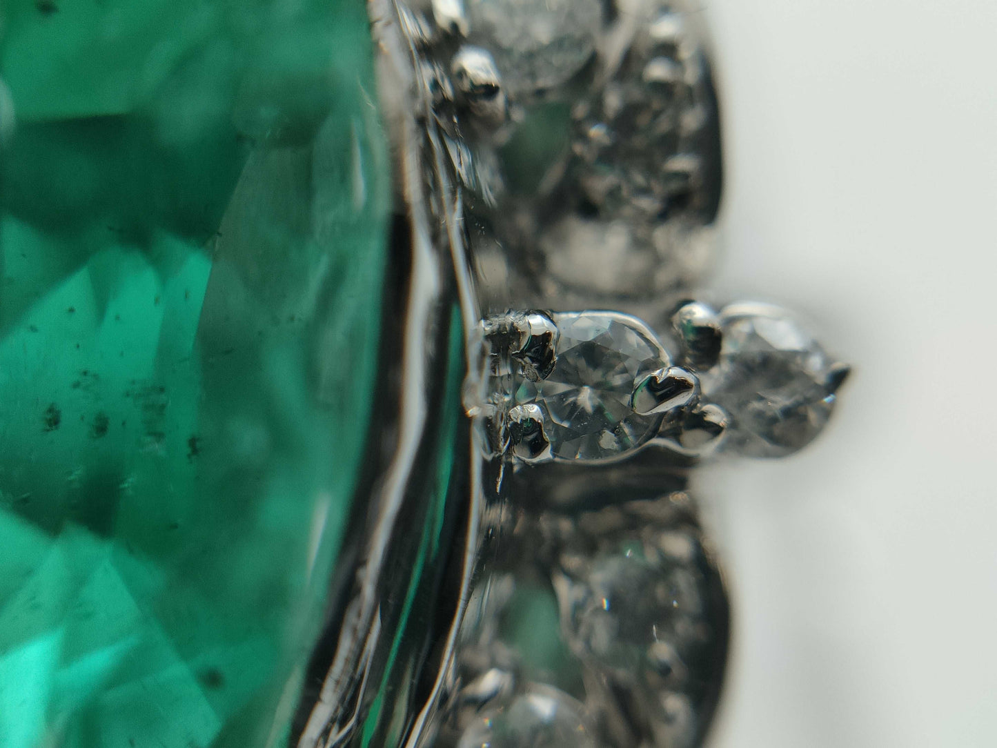 E7.09ct D1.18ct PT900 12.3g Ring