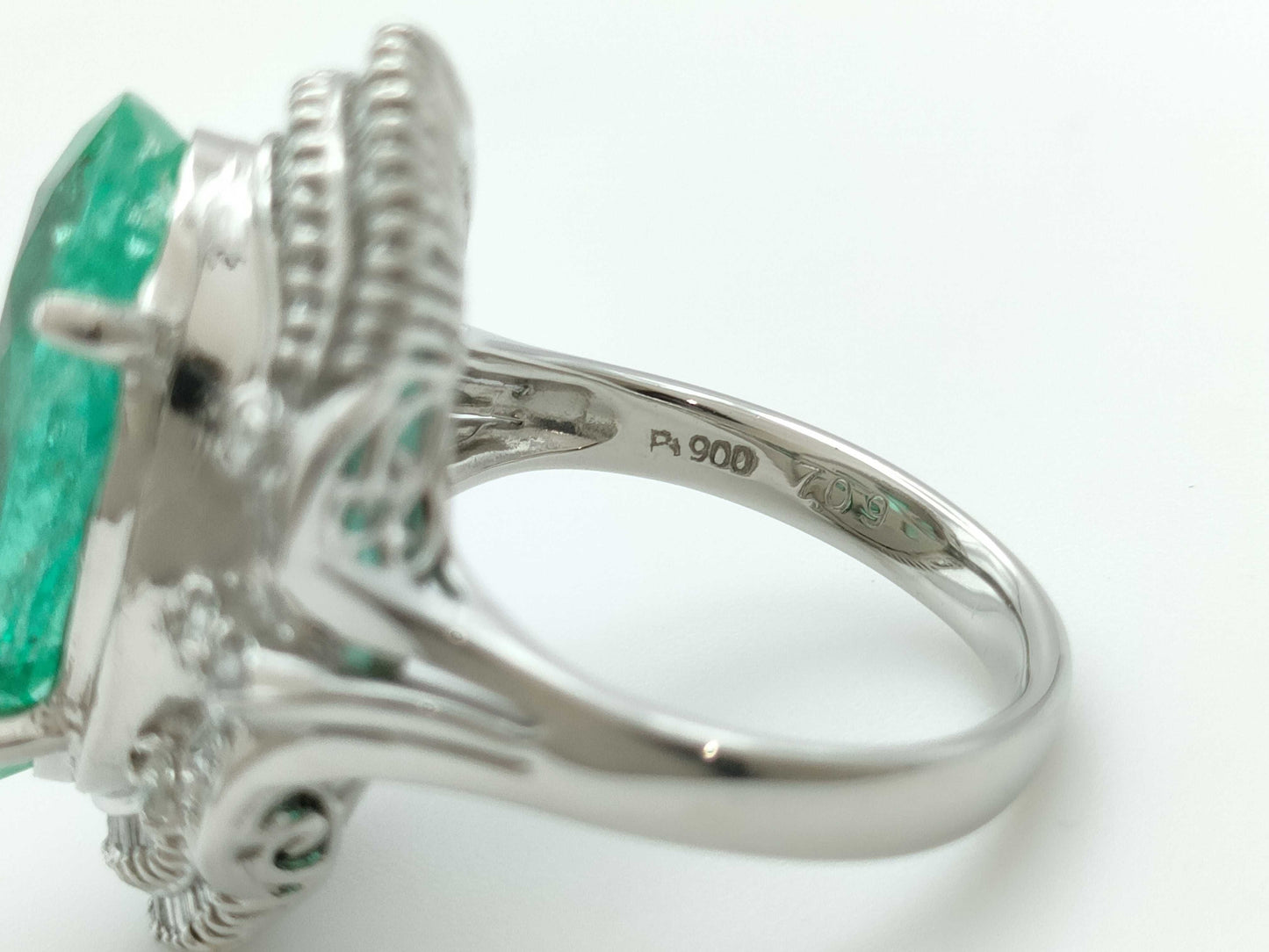 E7.09ct D1.18ct PT900 12.3g Ring