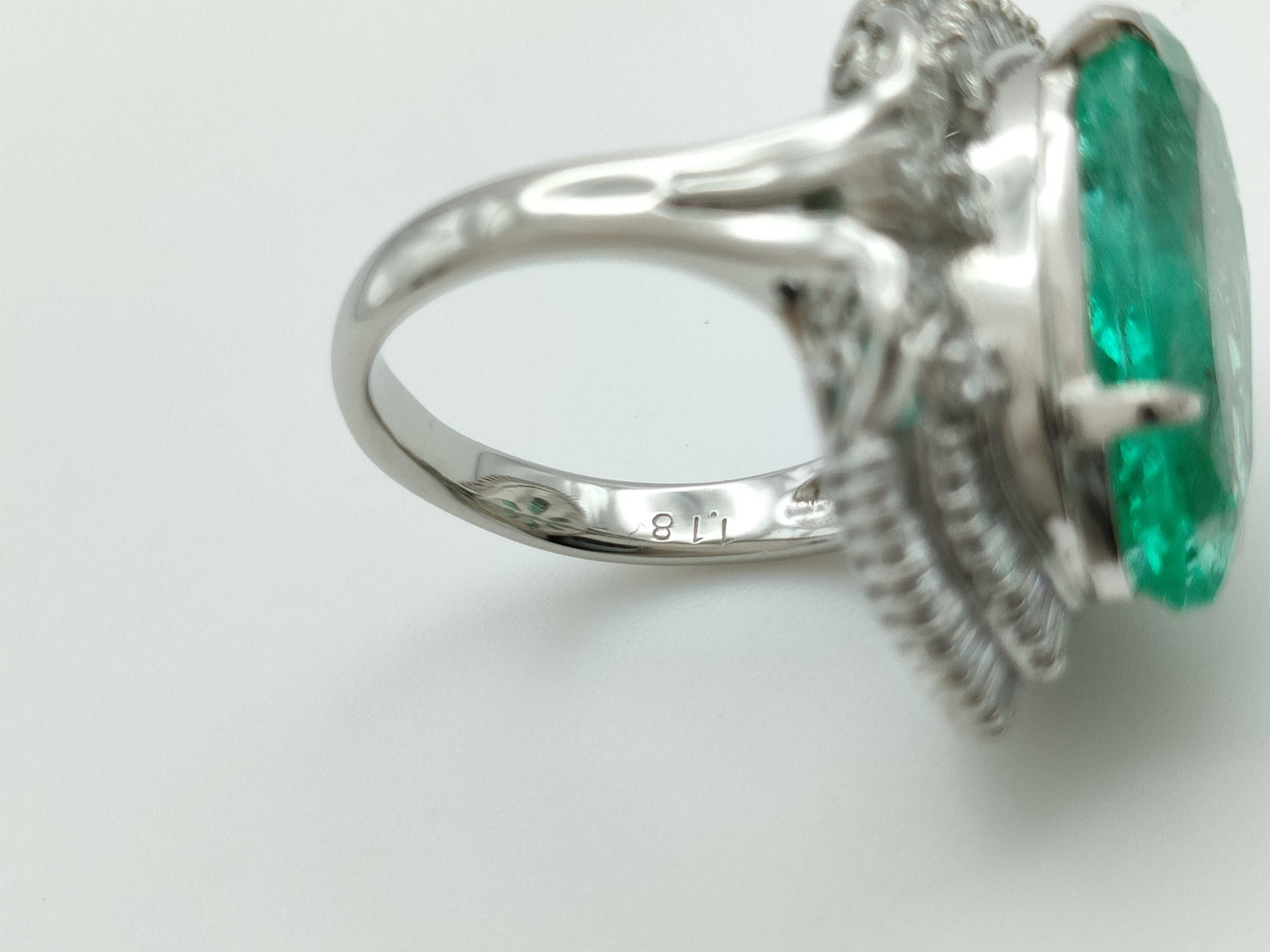 E7.09ct D1.18ct PT900 12.3g Ring