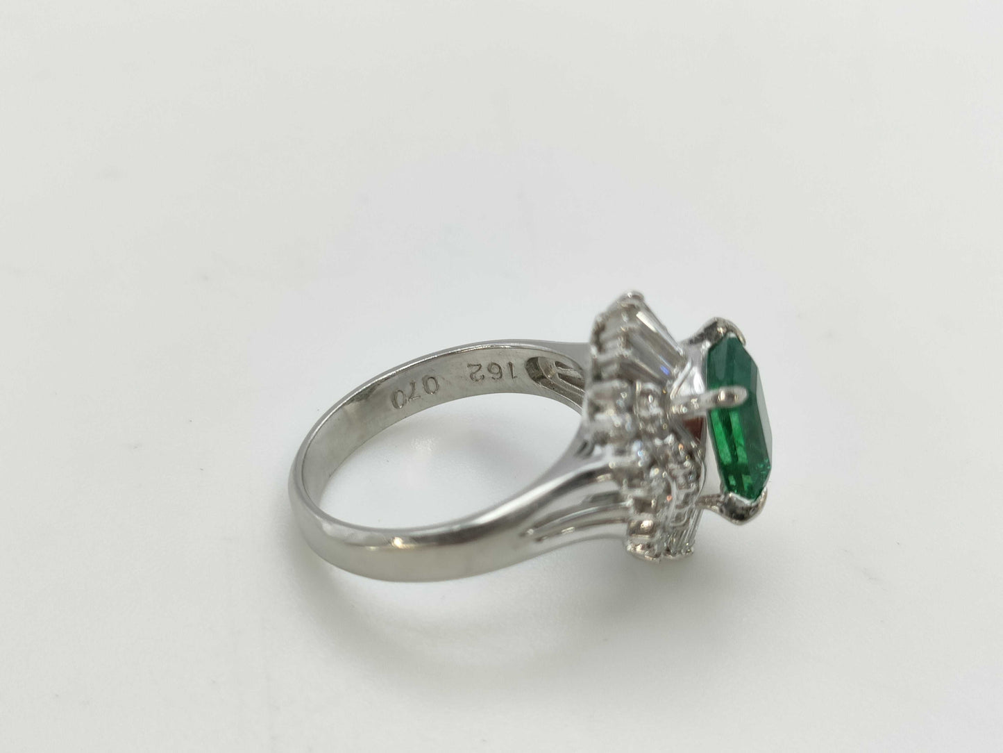 Emerald D0.70ct PT900 7.6g Ring