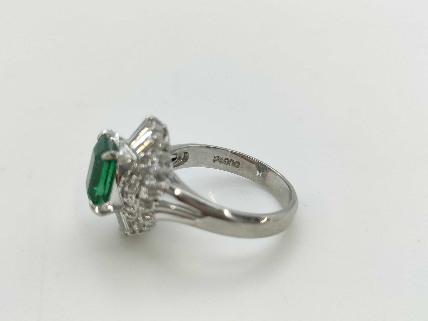 Emerald D0.70ct PT900 7.6g Ring