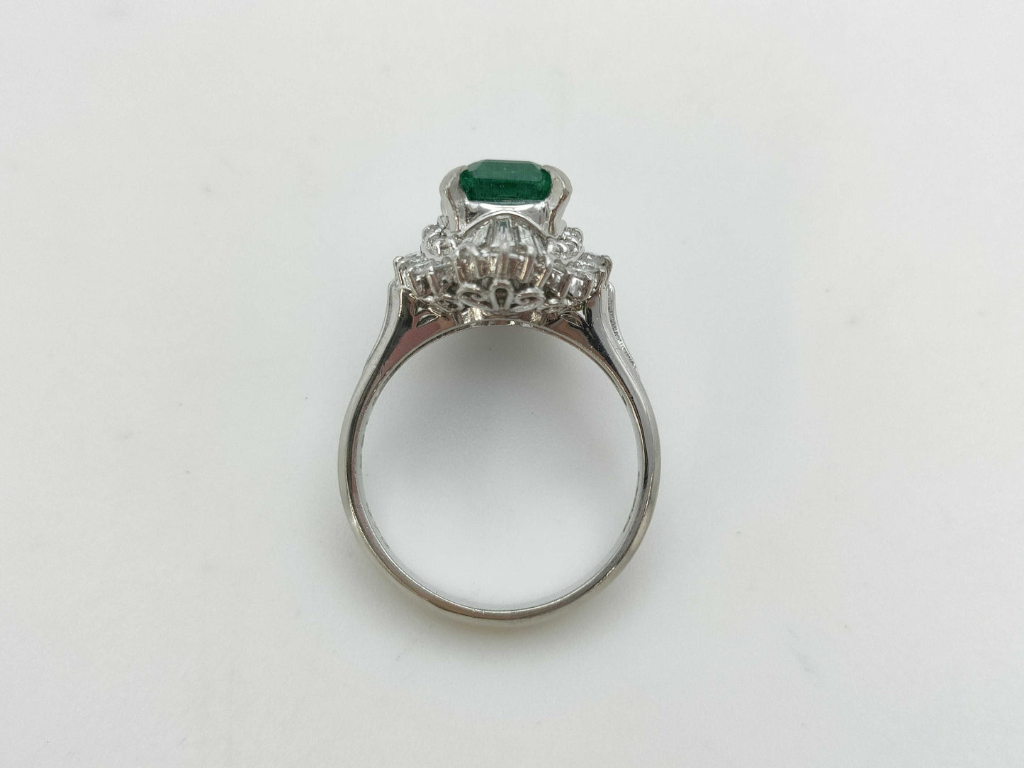 Emerald D0.70ct PT900 7.6g Ring