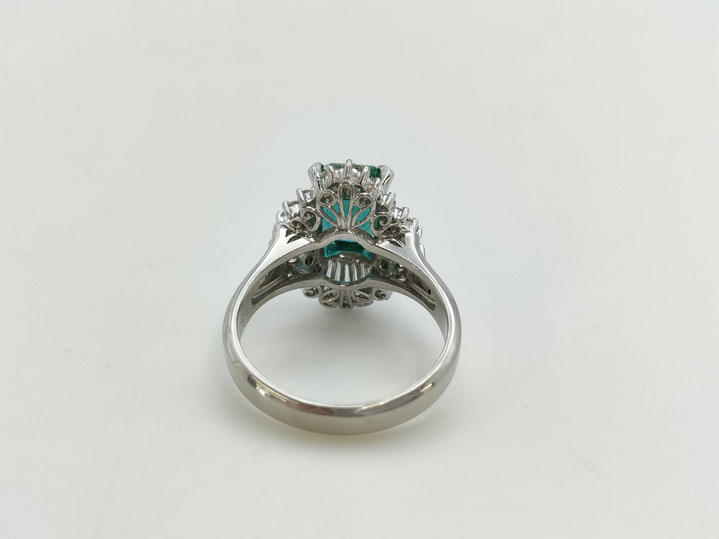 Emerald D0.70ct PT900 7.6g Ring