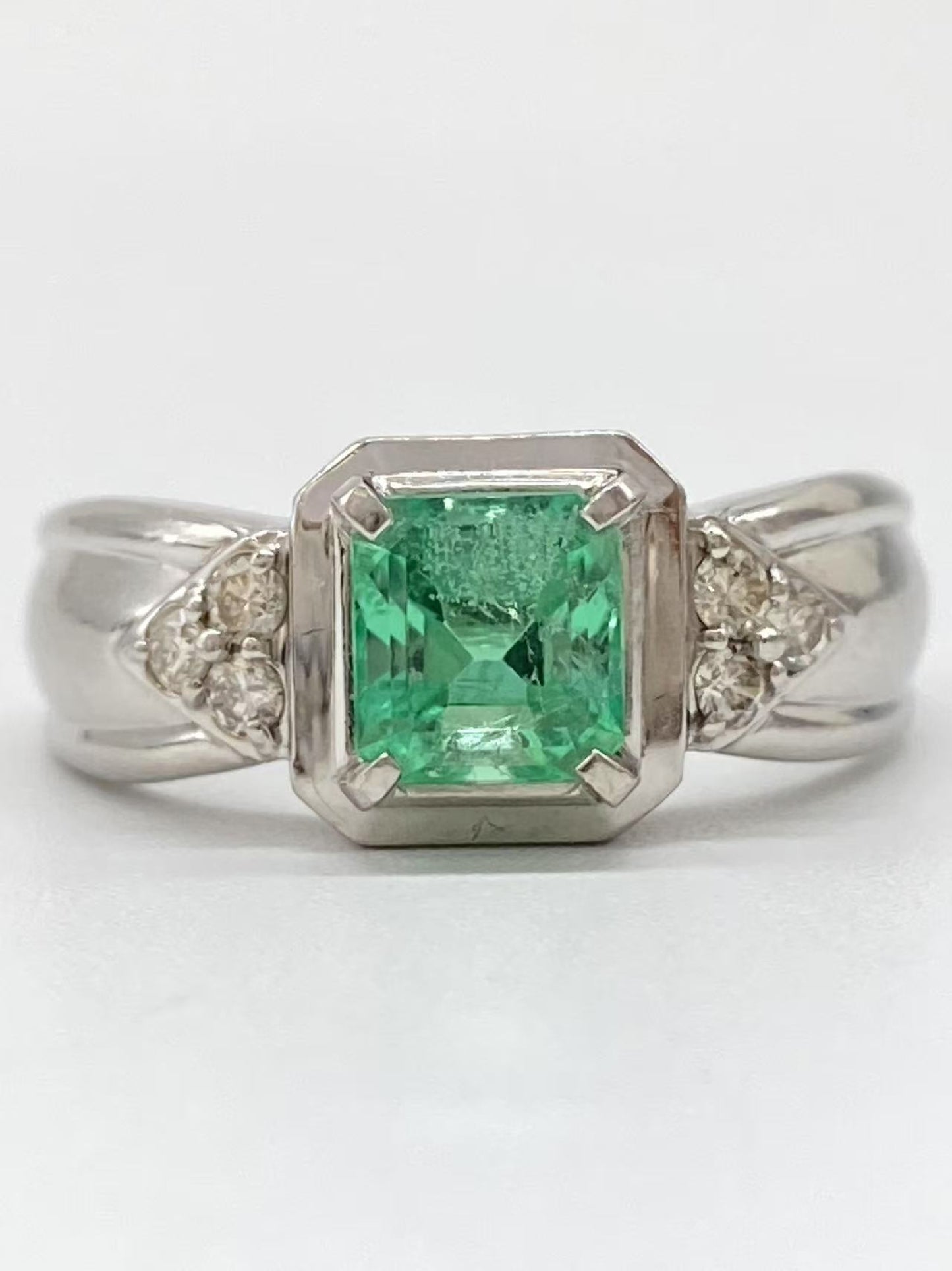 E1.0ct D0.2ct Pt900 8.0g Ring