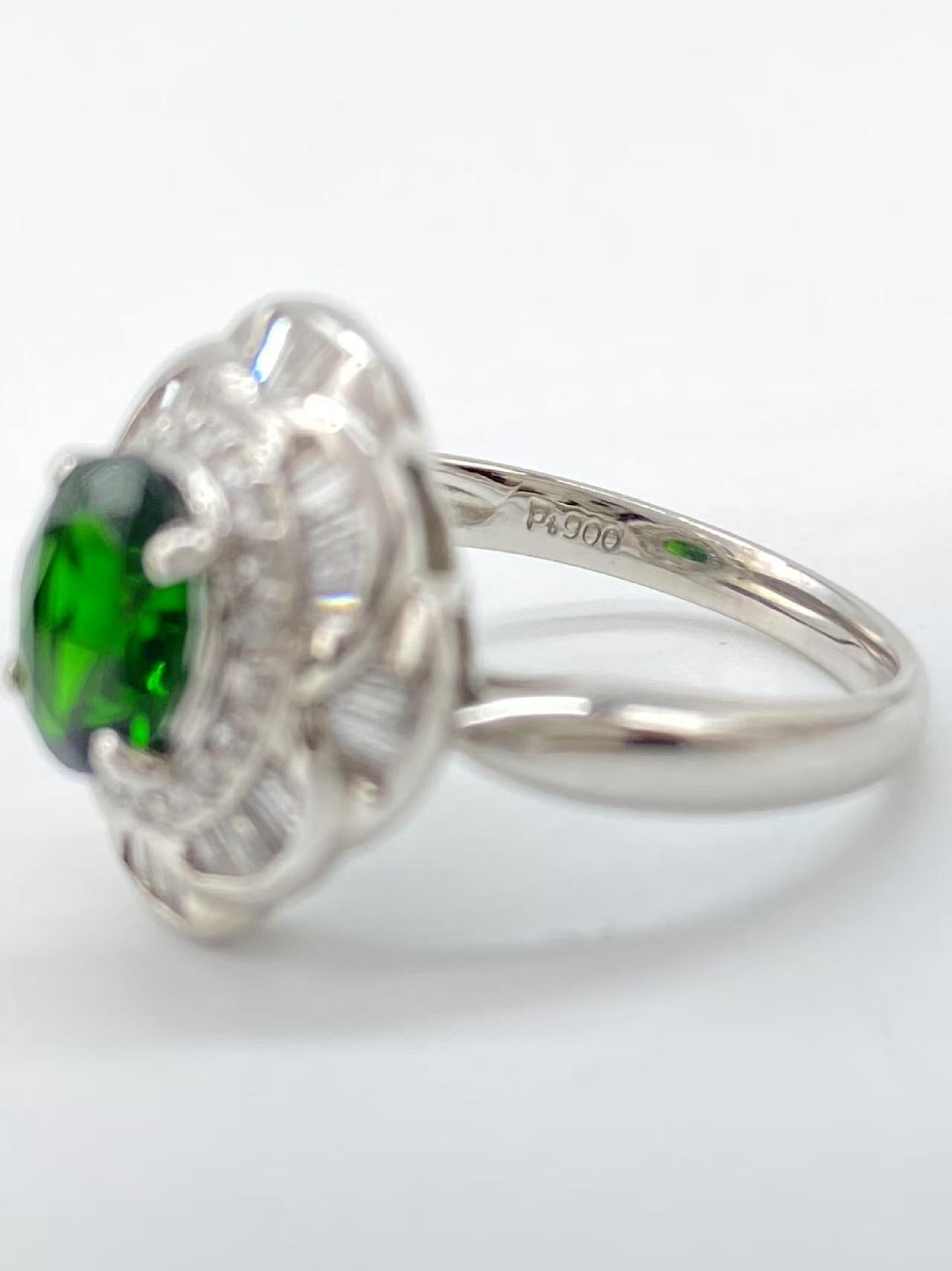 Diopside 1.23ct D0.45ct Pt900 6.2g Ring