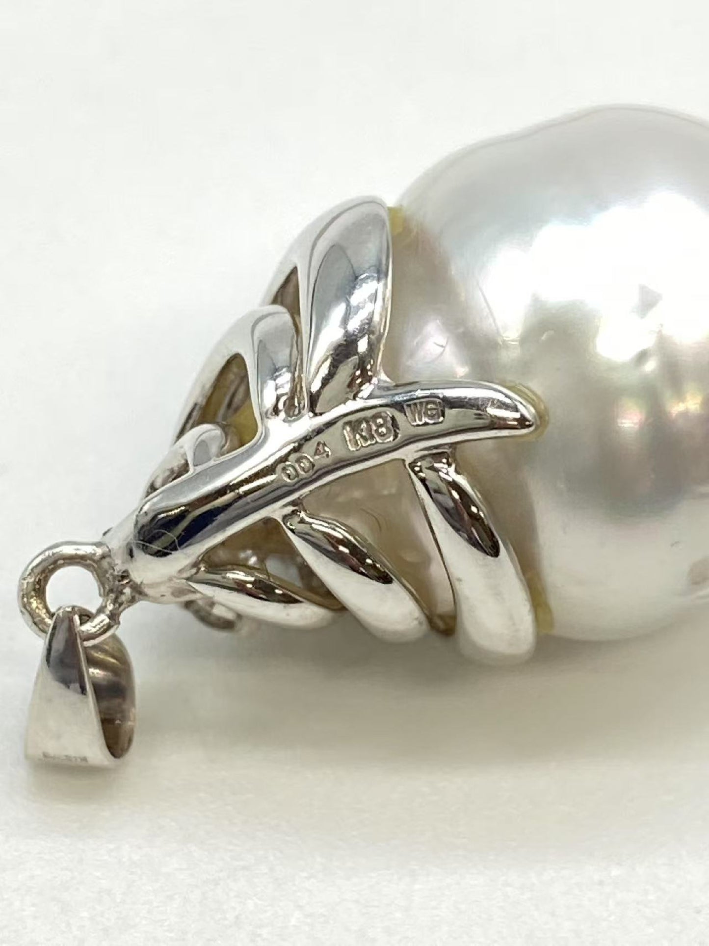 Pearl 15.4*19.8mm D0.04ct K18WG 9.3g Pendant Top