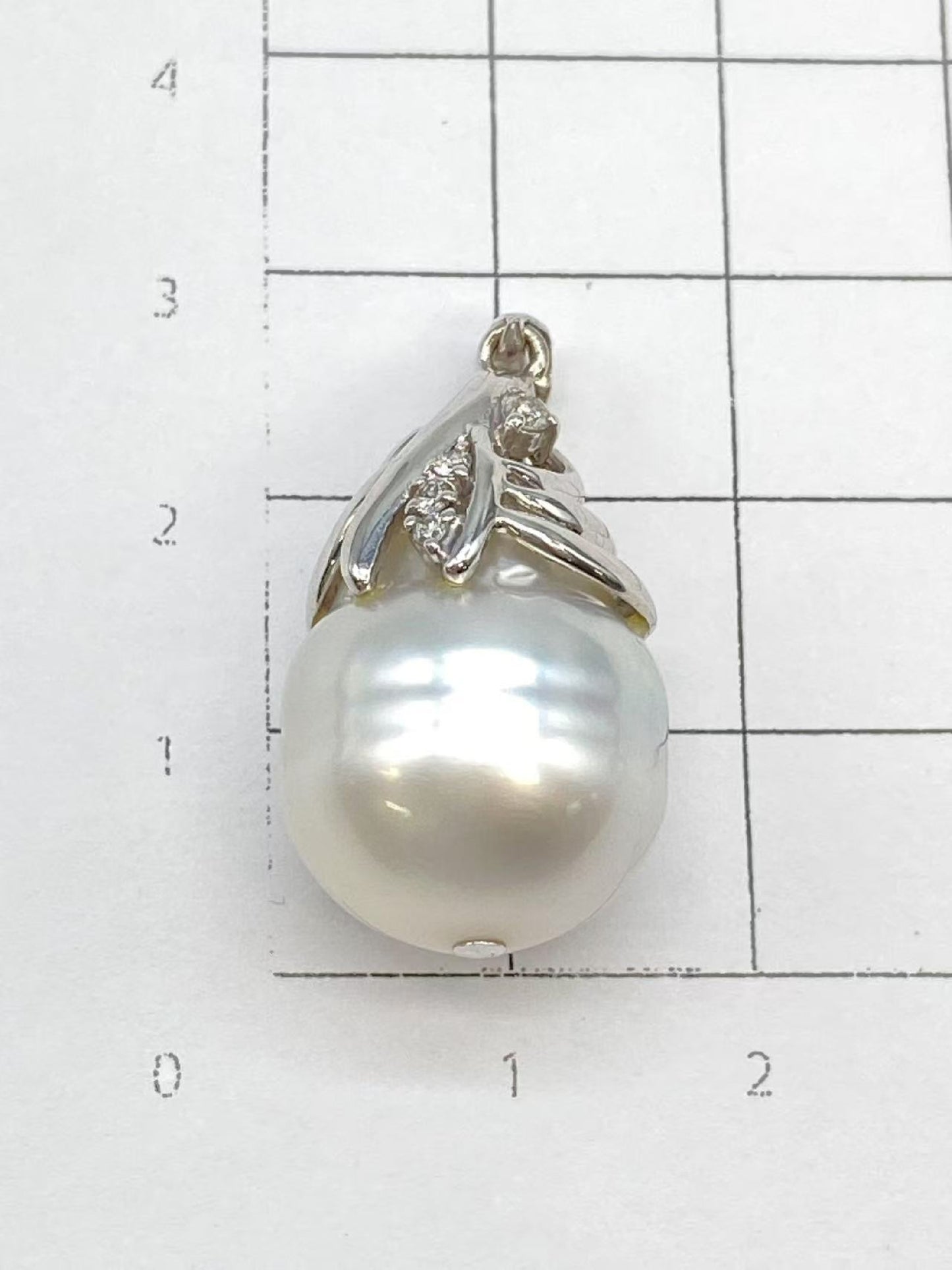 Pearl 15.4*19.8mm D0.04ct K18WG 9.3g Pendant Top