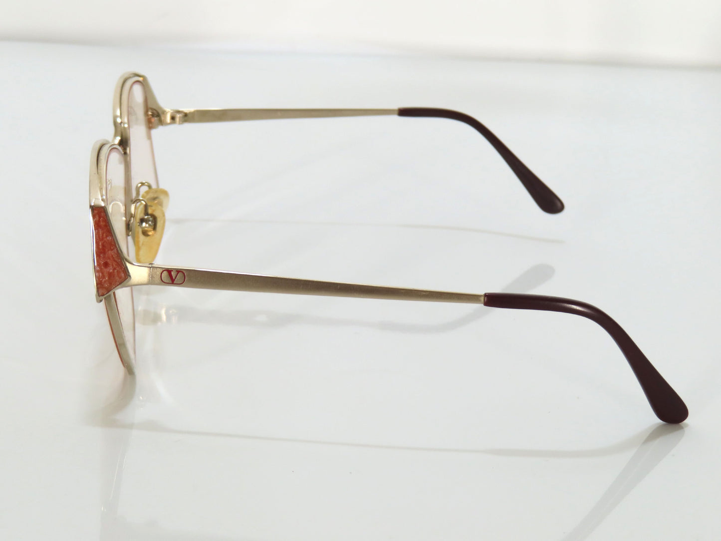 Valentino Garavani Metal Glasses 5200 Gold x Bordeaux Sunglasses