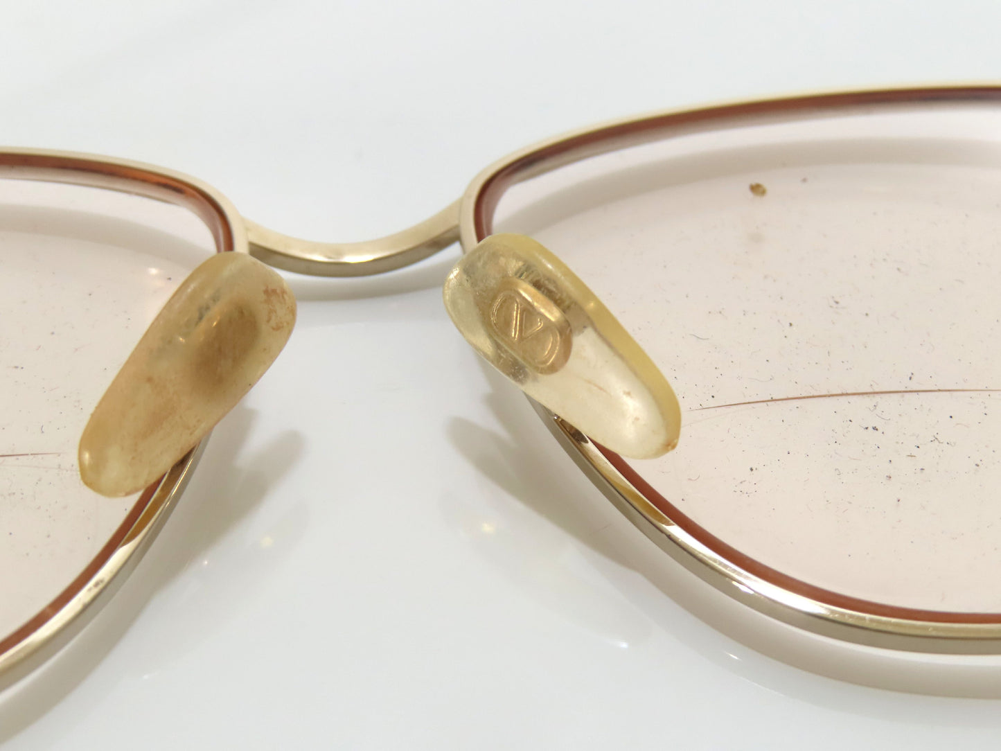 Valentino Garavani Metal Glasses 5200 Gold x Bordeaux Sunglasses