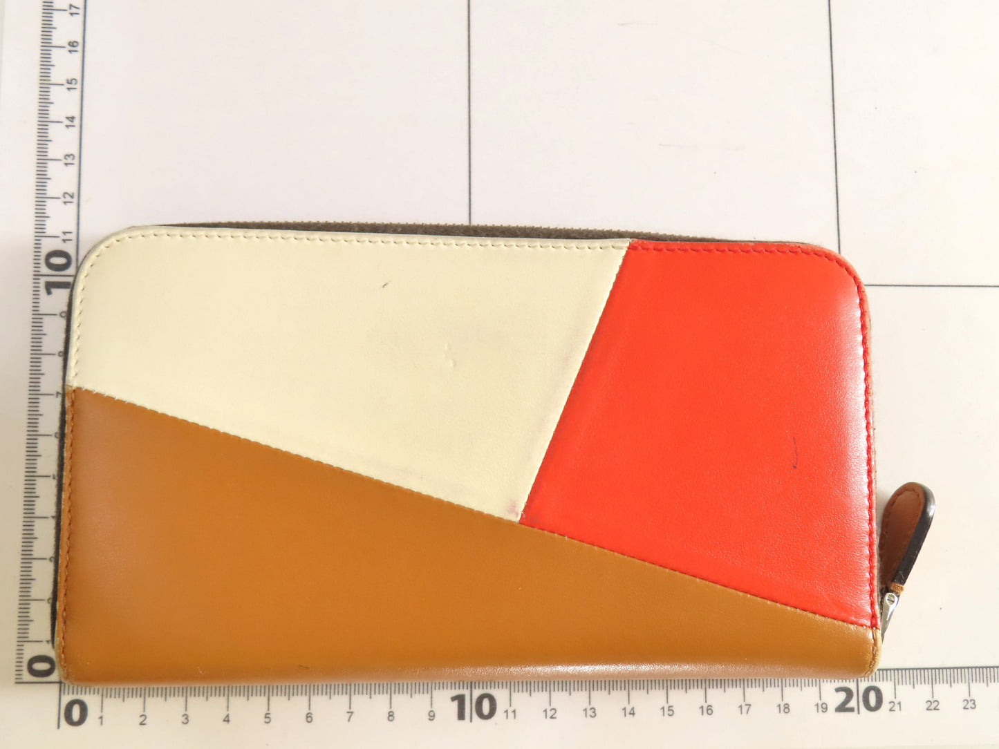 BALLY Leather Round Zip Long Wallet Brown x White x Red Wallet