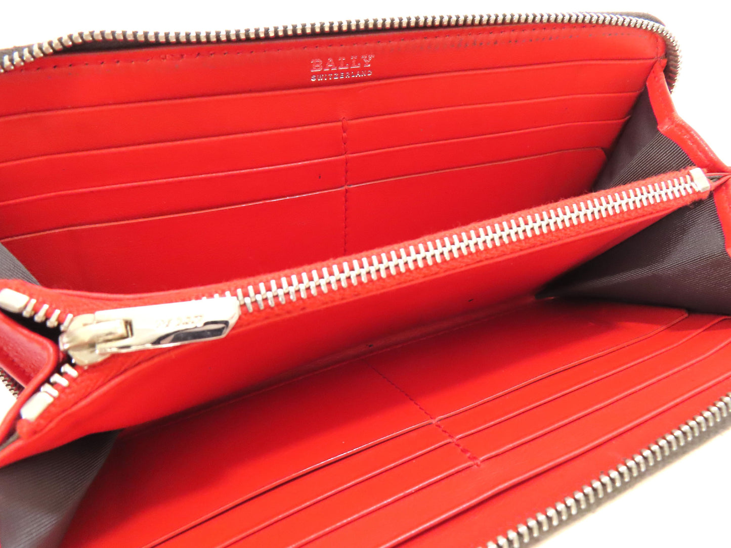 BALLY Leather Round Zip Long Wallet Brown x White x Red Wallet