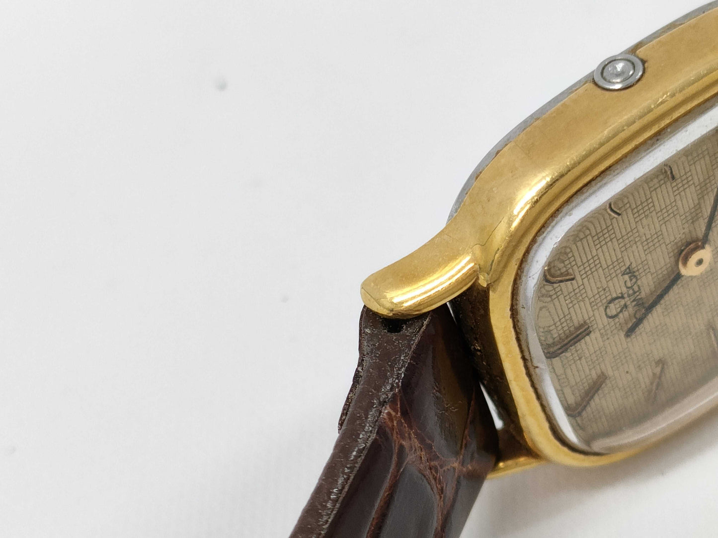 OMEGA De Ville 1350 QZ Women's Watch, Not Working, No Operational Guarantee