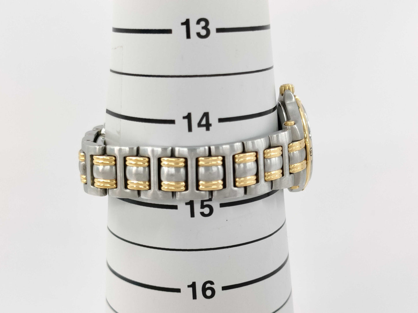 GUCCI 9040L 0018159 QZ Women's Watch, Not Working, No Operational Guarantee
