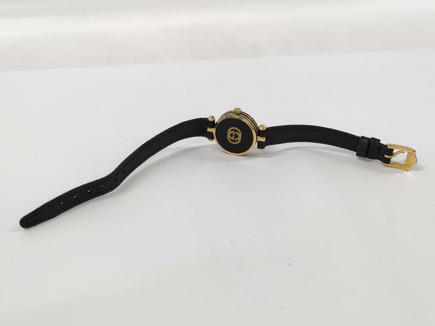 GUCCI Shelly Quartz Black Dial Women's Watch Not Working/No Operational Guarantee