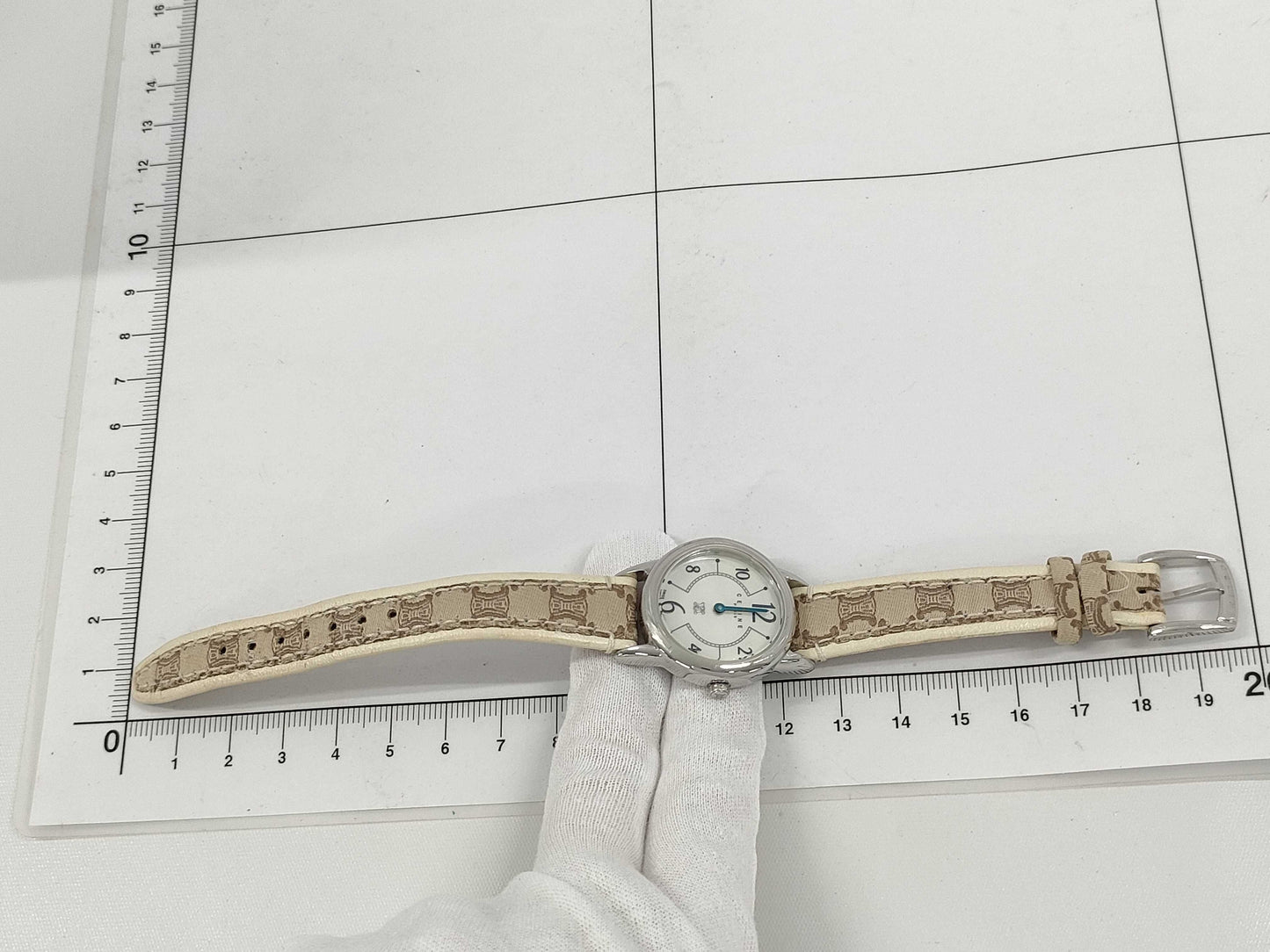 CELINE QZ Women's Watch with White Shell Dial, Not Working, No Operational Guarantee