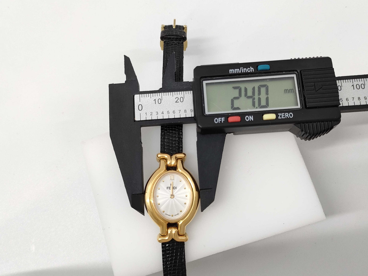 FENDI 640L 027-079 QZ Women's Watch, Not Working, No Operational Guarantee