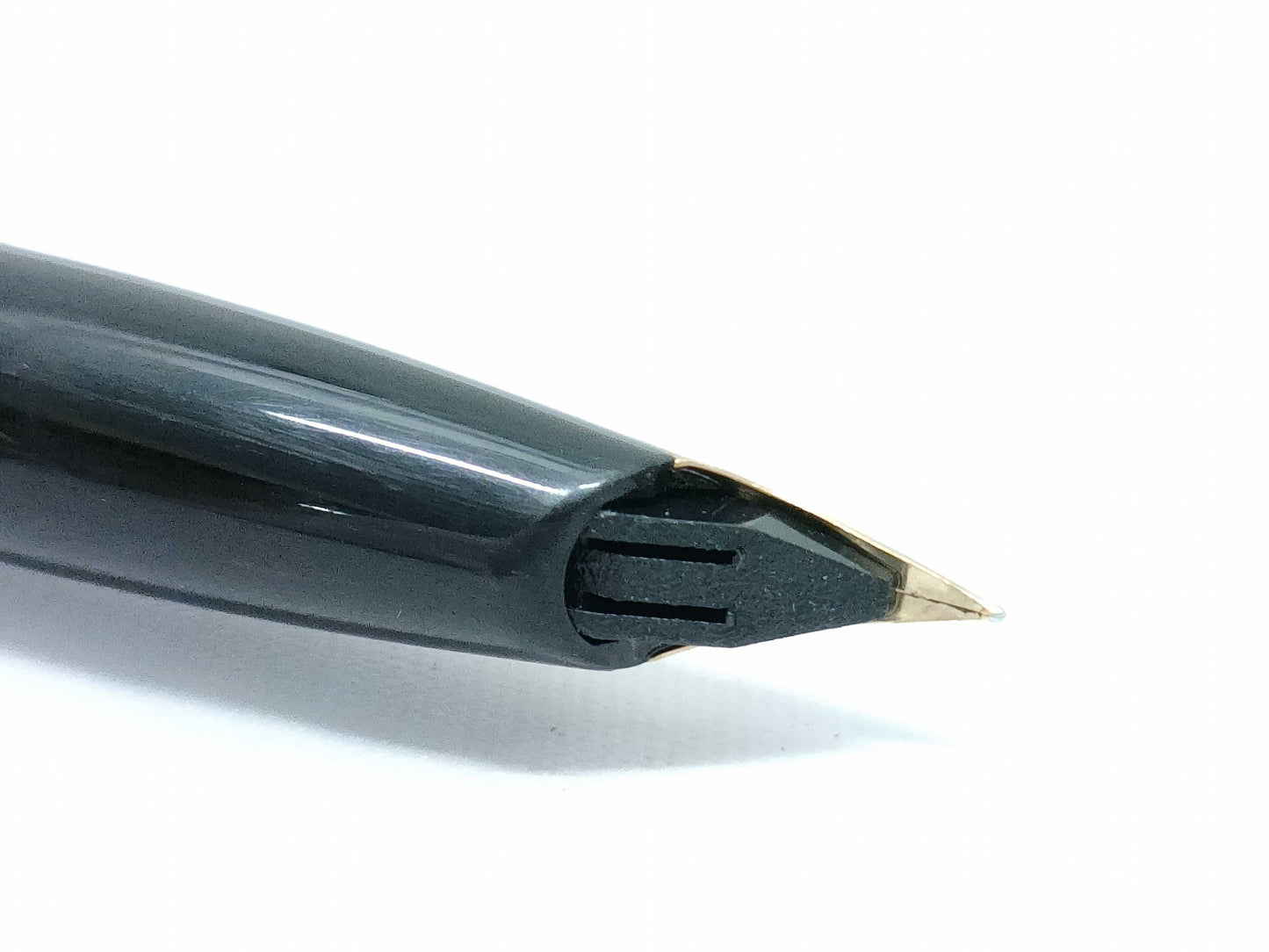 Sheaffer 585 Fountain Pen, 2-Piece Set, Pens & Fountain Pens