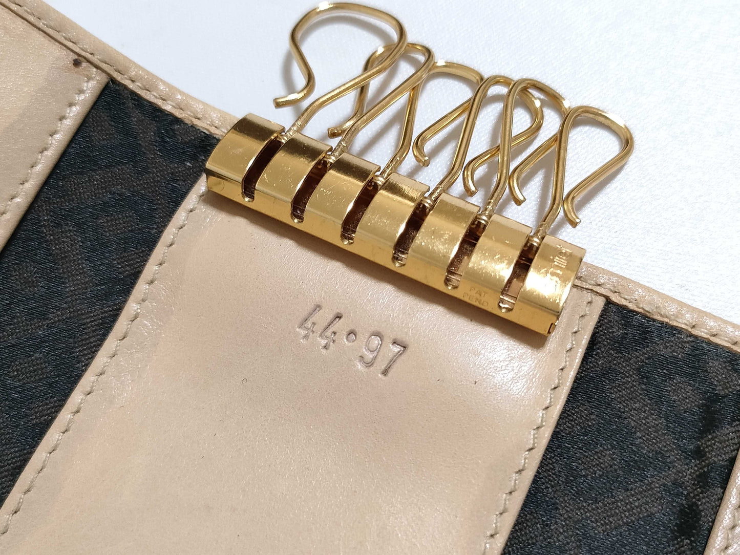 BALLY Leather 6-Key Case, Beige