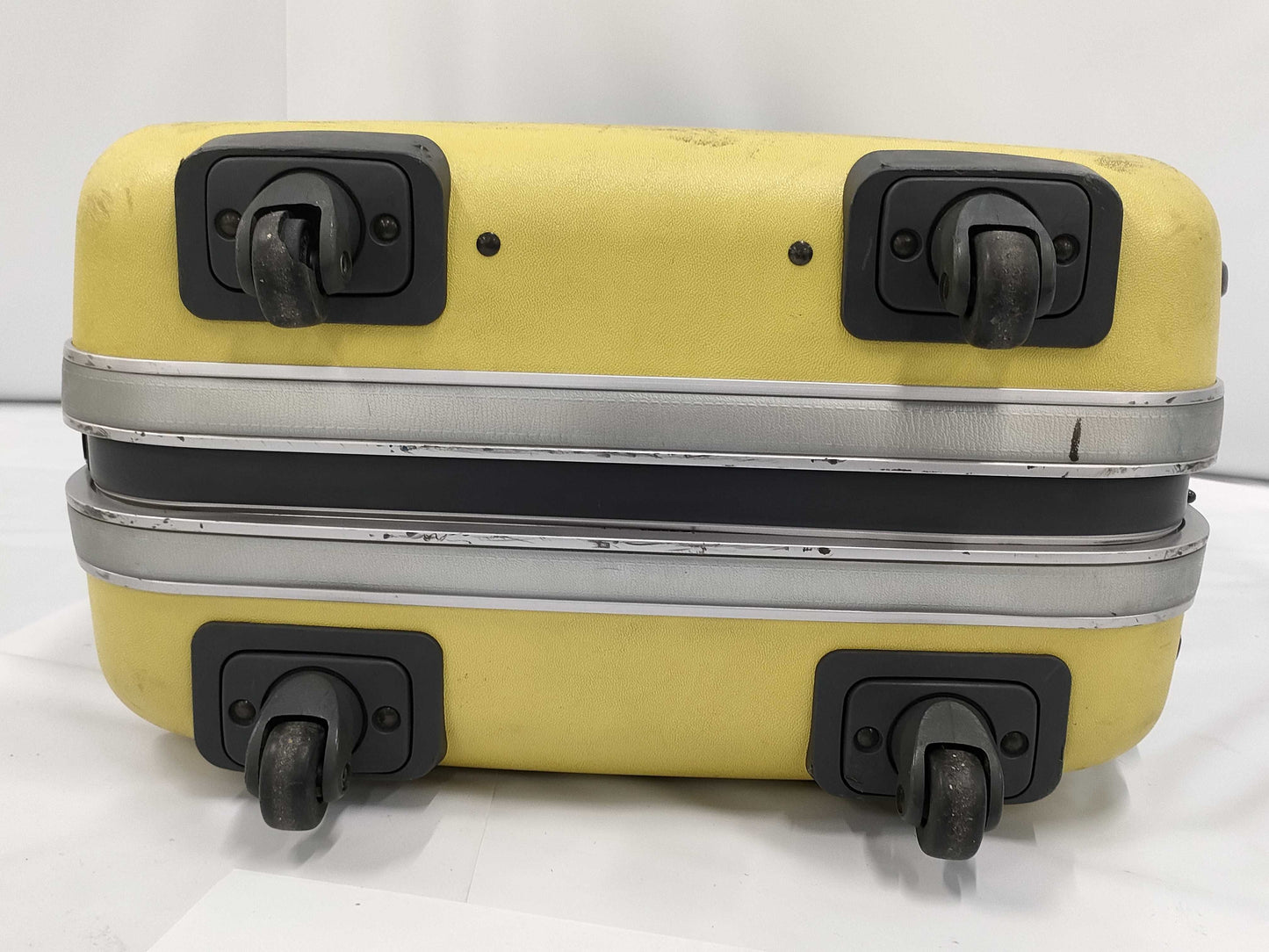 Samsonite Ace Carbon Suitcase, Yellow
