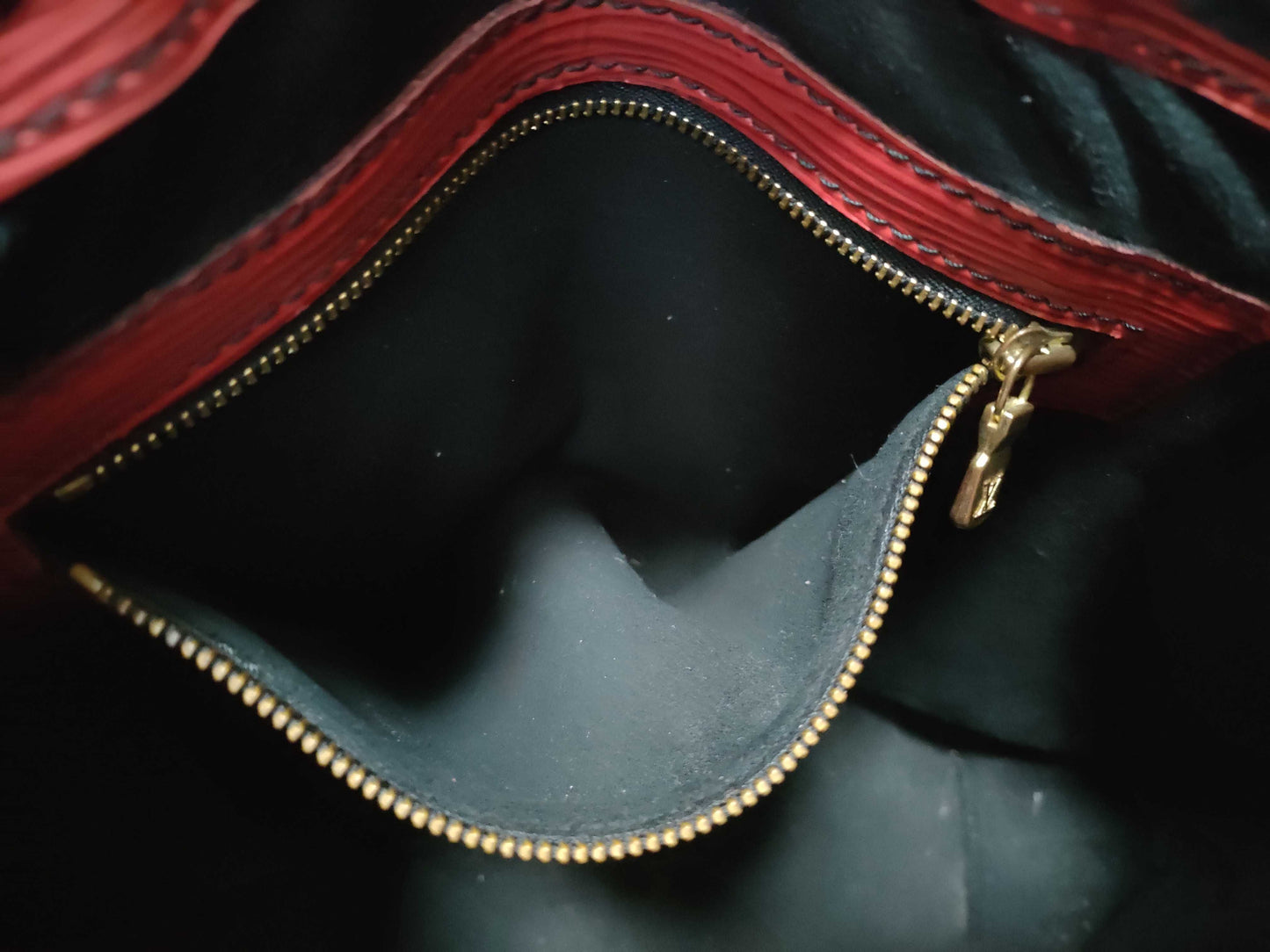 LOUIS VUITTON M44172 Epi Leather LV Epi Petit Noe M44172 A21921 Shoulder Bag