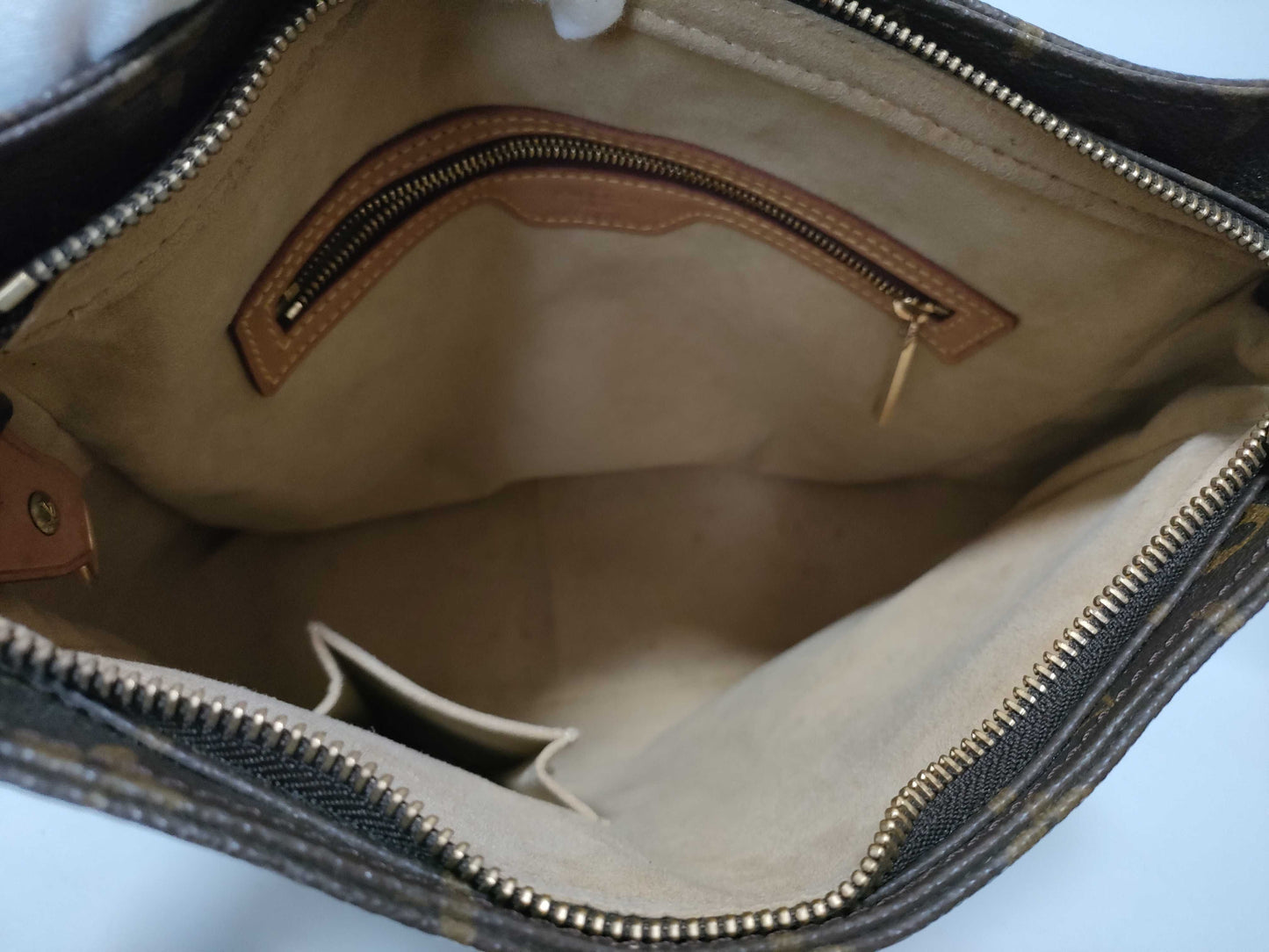 LOUIS VUITTON M51145 Monogram LV Monogram Looping GM M51145 MI1010 Shoulder Bag