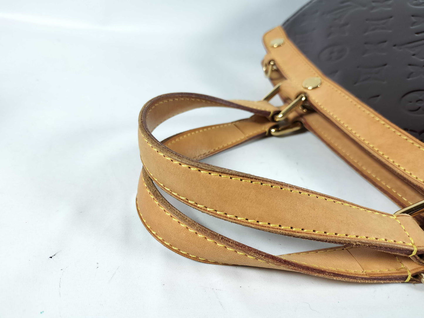 LOUIS VUITTON Vernis Blair MM M91616 Handbag with unclear serial number