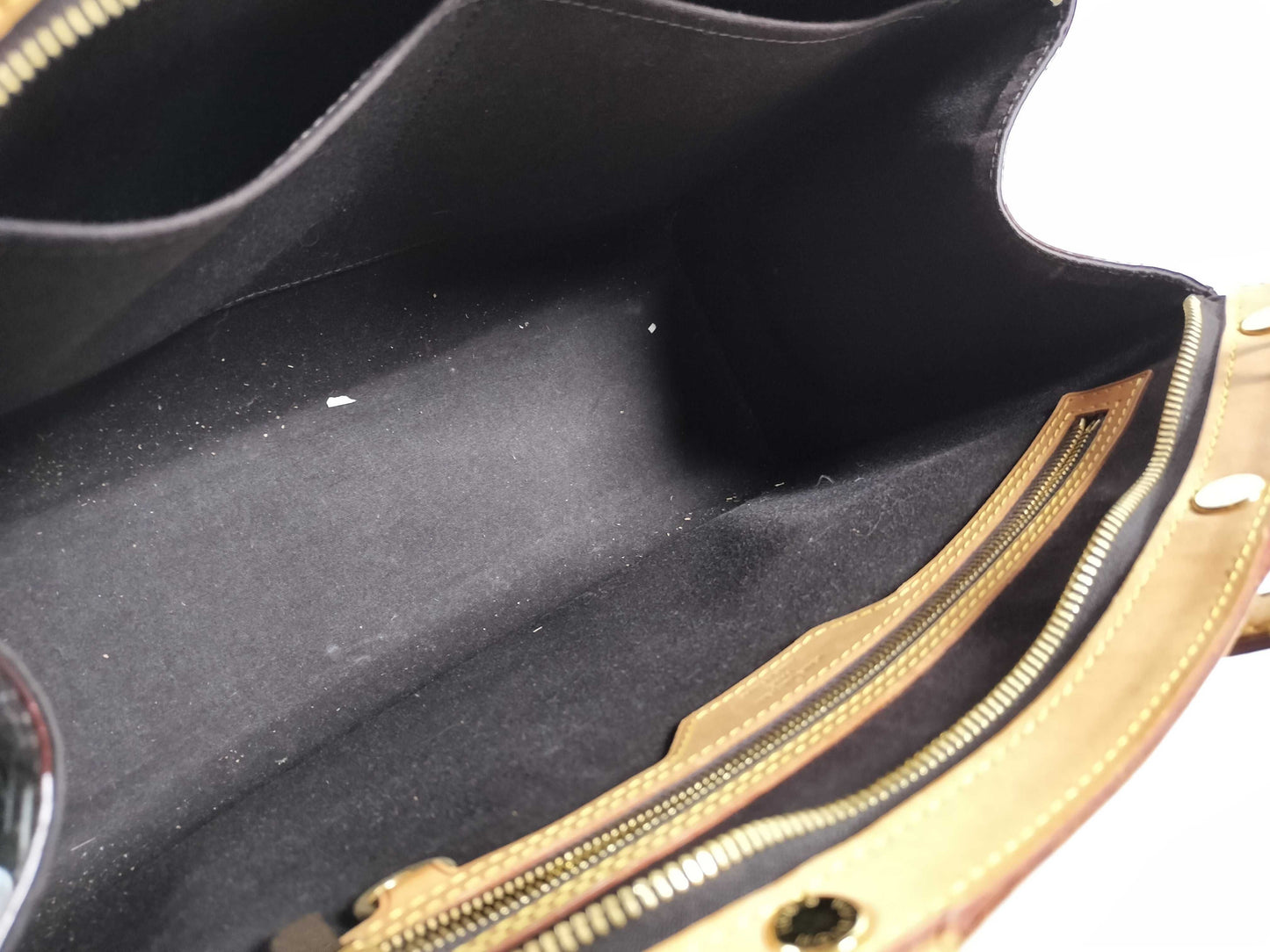 LOUIS VUITTON Vernis Blair MM M91616 Handbag with unclear serial number