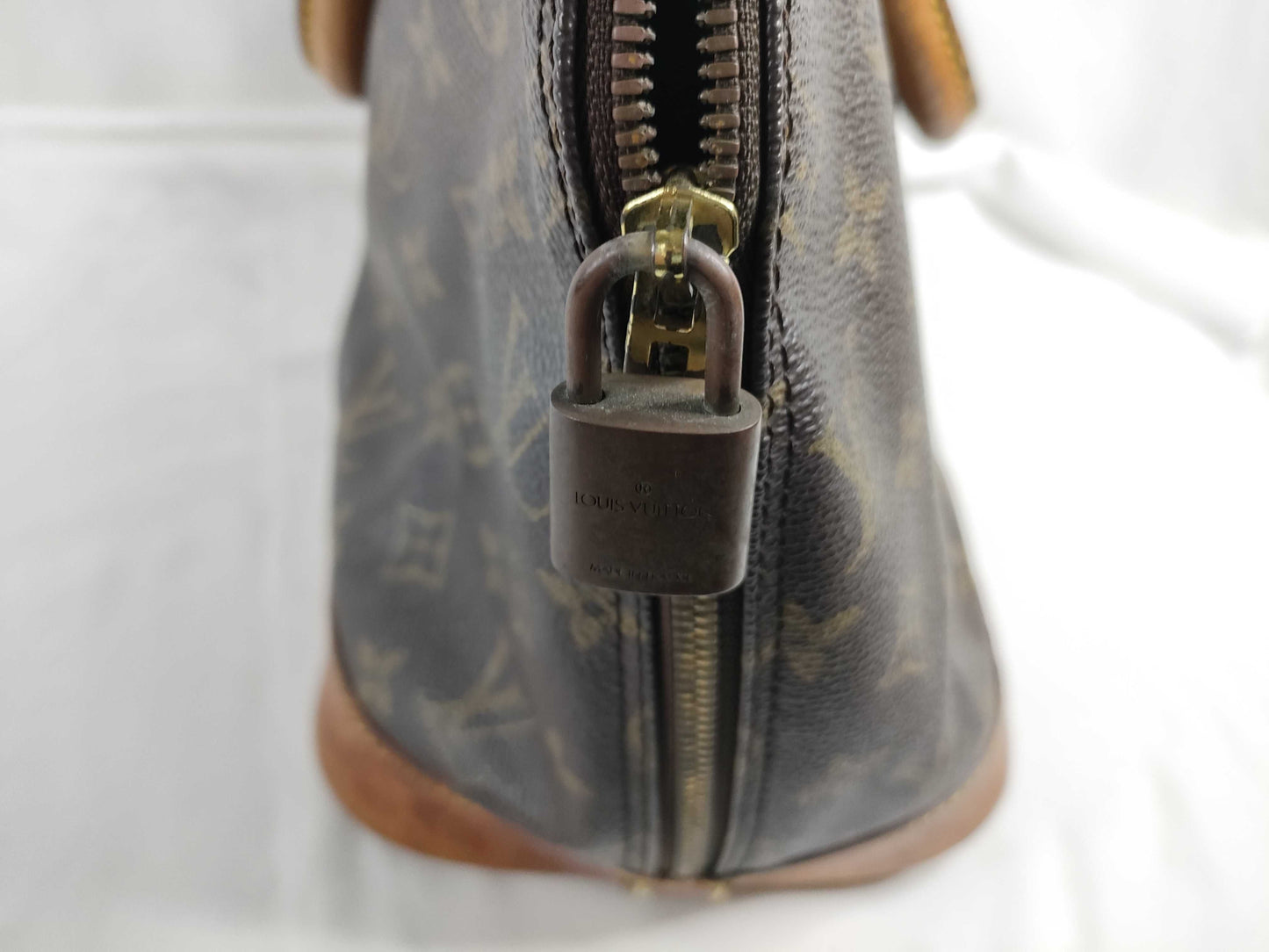 LOUIS VUITTON M53151 Monogram LV Monogram Alma PM M53151 VI1924 Handbag