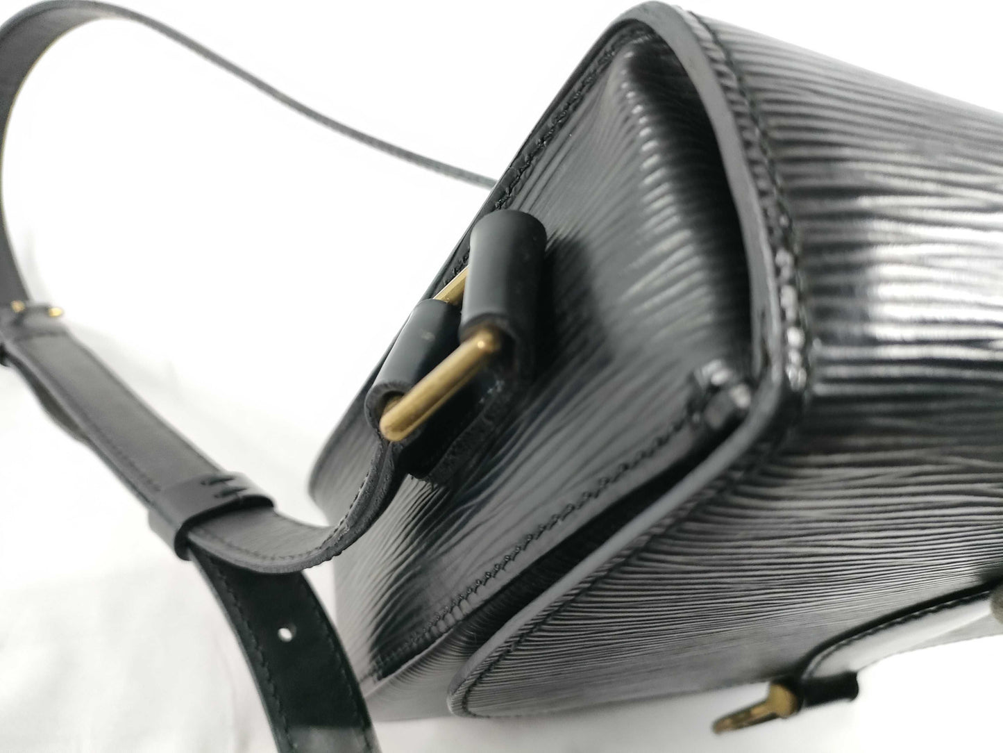 LOUIS VUITTON M52192 Epi Leather LV Epi Leather Saint-Cloud M52192 VI0990 Shoulder Bag