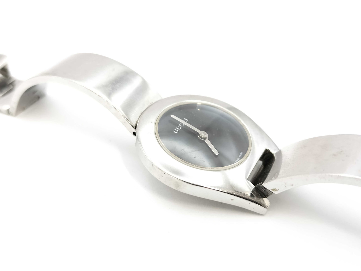 GUCCI 6700L Quartz Black Dial Women's Watch