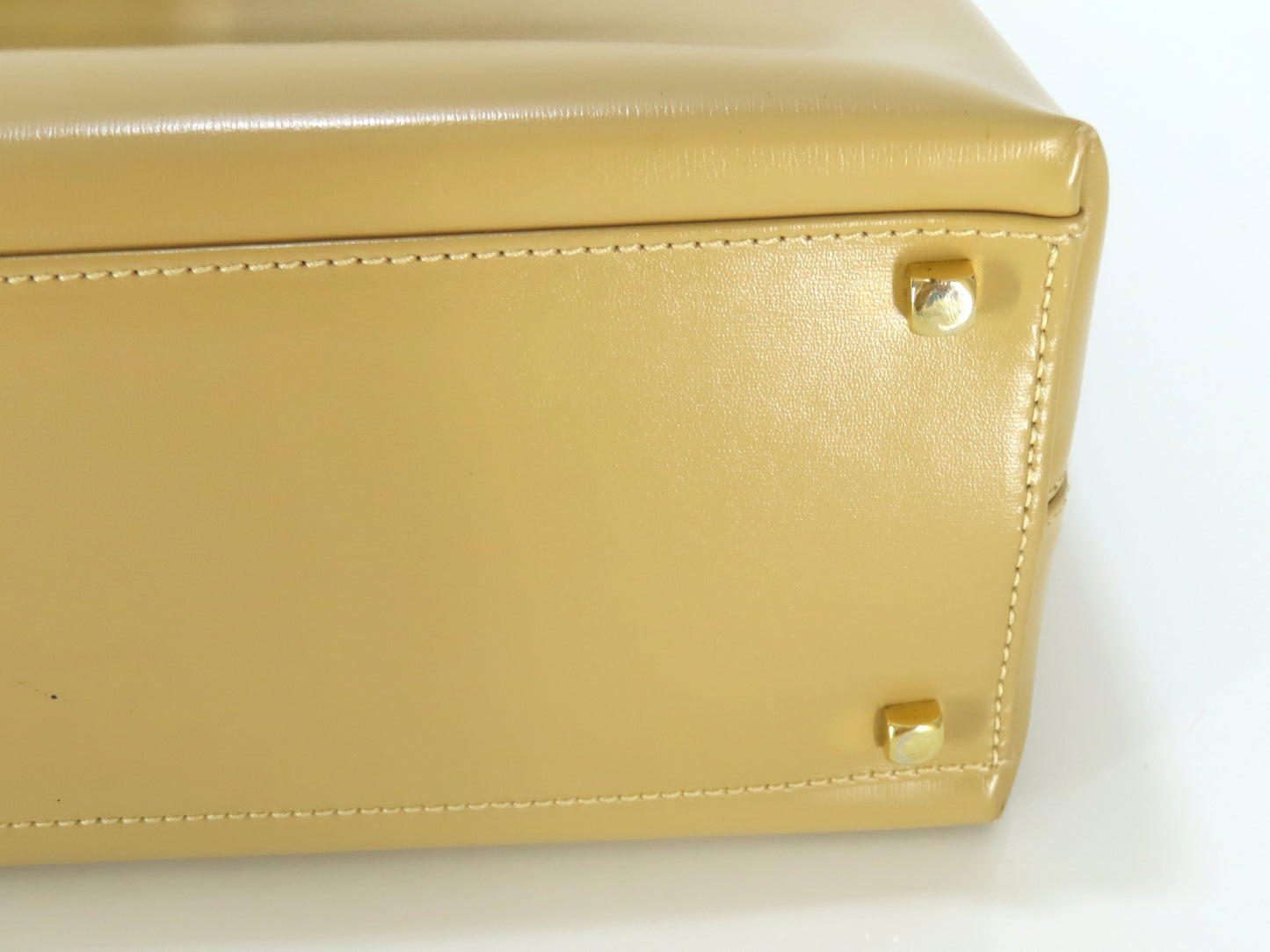 Salvatore Ferragamo Gancini Leather 2-Way Handbag AF-21 0290 Beige
