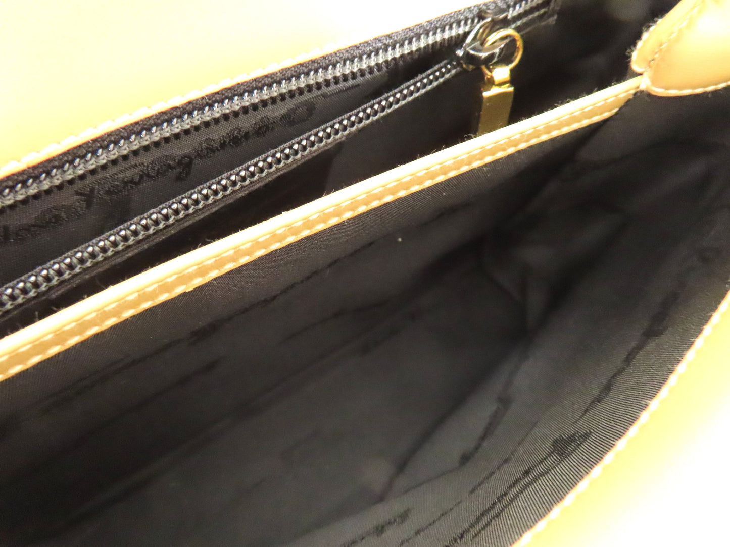 Salvatore Ferragamo Gancini Leather 2-Way Handbag AF-21 0290 Beige