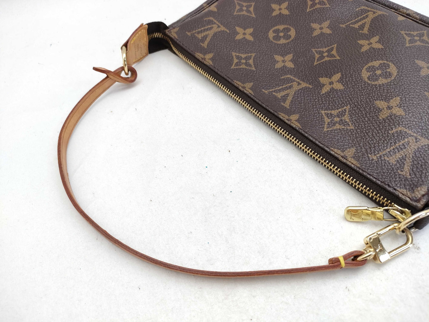 LOUIS VUITTON Monogram LV Monogram Pochette Accessoires M51980 VI0052 Pouch