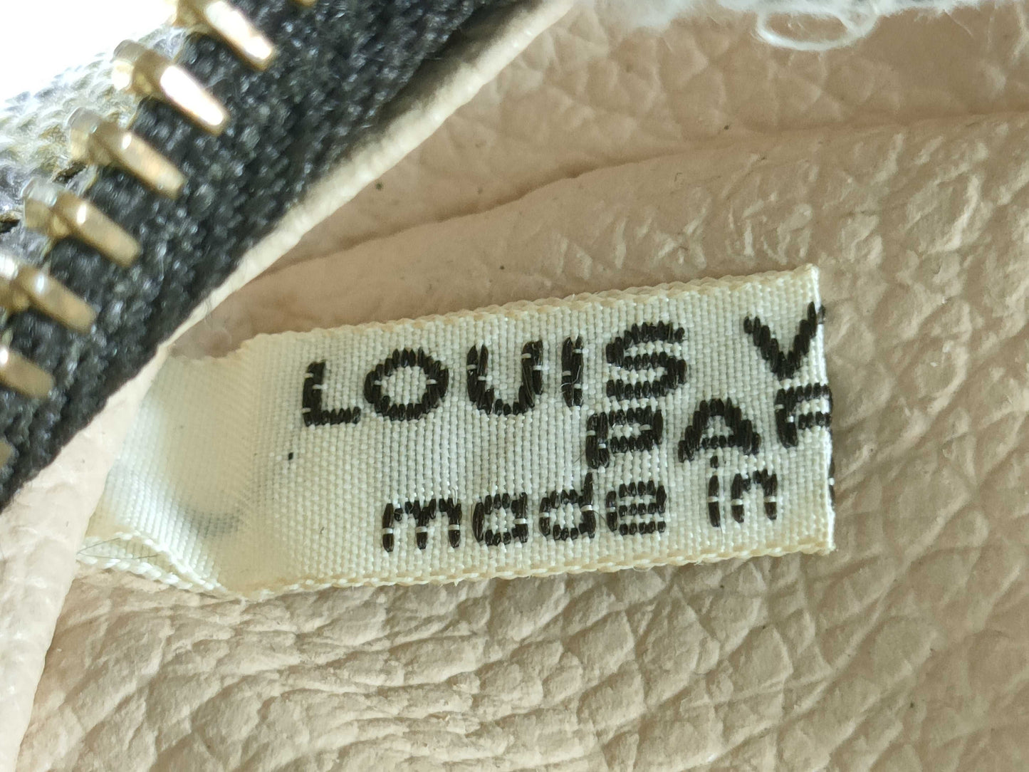 LOUIS VUITTON M47522 Monogram LV Monogram True Towel 28 M47522 842 Pouch