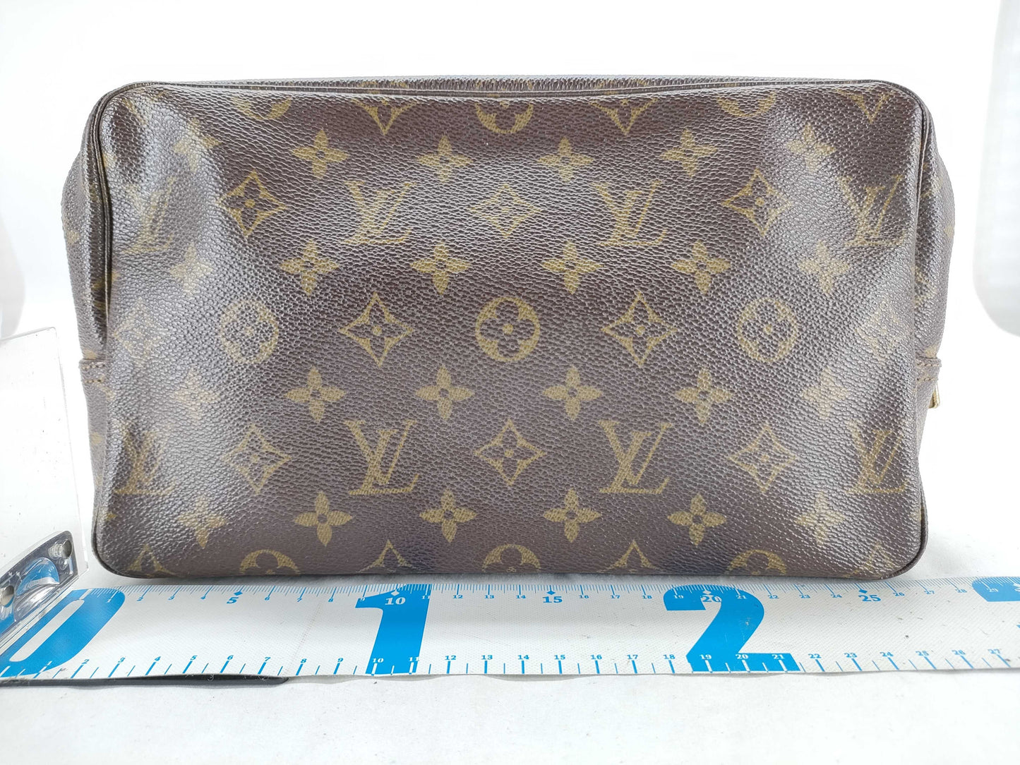 LOUIS VUITTON M47522 Monogram LV Monogram True Towel 28 M47522 842 Pouch
