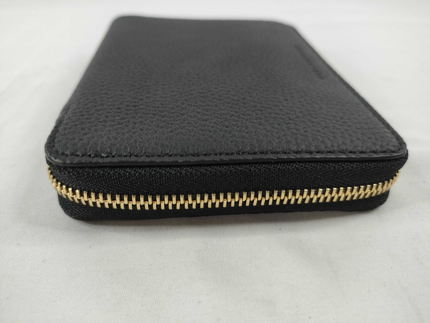 Bonaventura Leather Round Zip Black Wallet