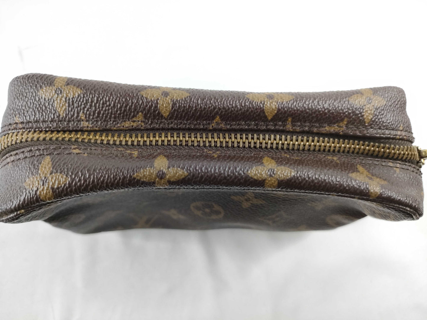 LOUIS VUITTON M47526 Monogram LV Monogram True Towel 18 M47526 864TH Pouch