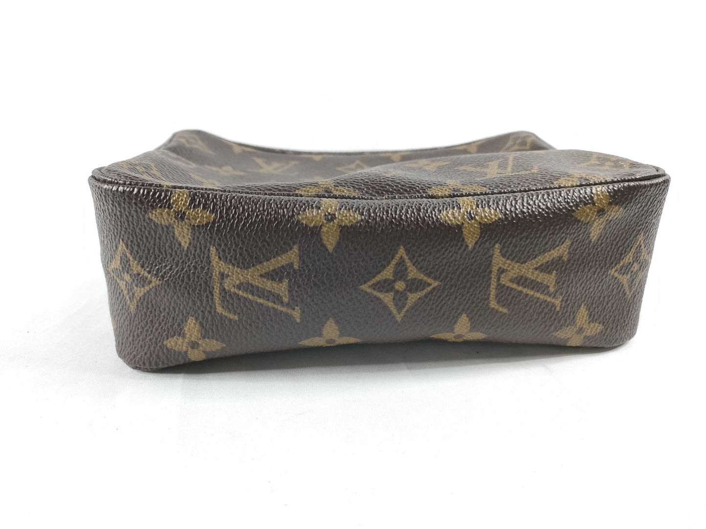 LOUIS VUITTON M47526 Monogram LV Monogram True Towel 18 M47526 864TH Pouch