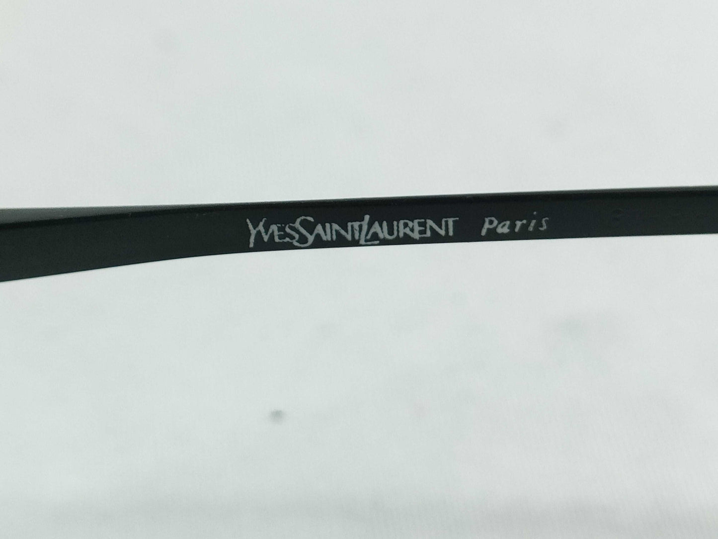 Yves Saint Laurent Metal and Plastic Sunglasses 31-8601 Black Sunglasses/Eyeglasses