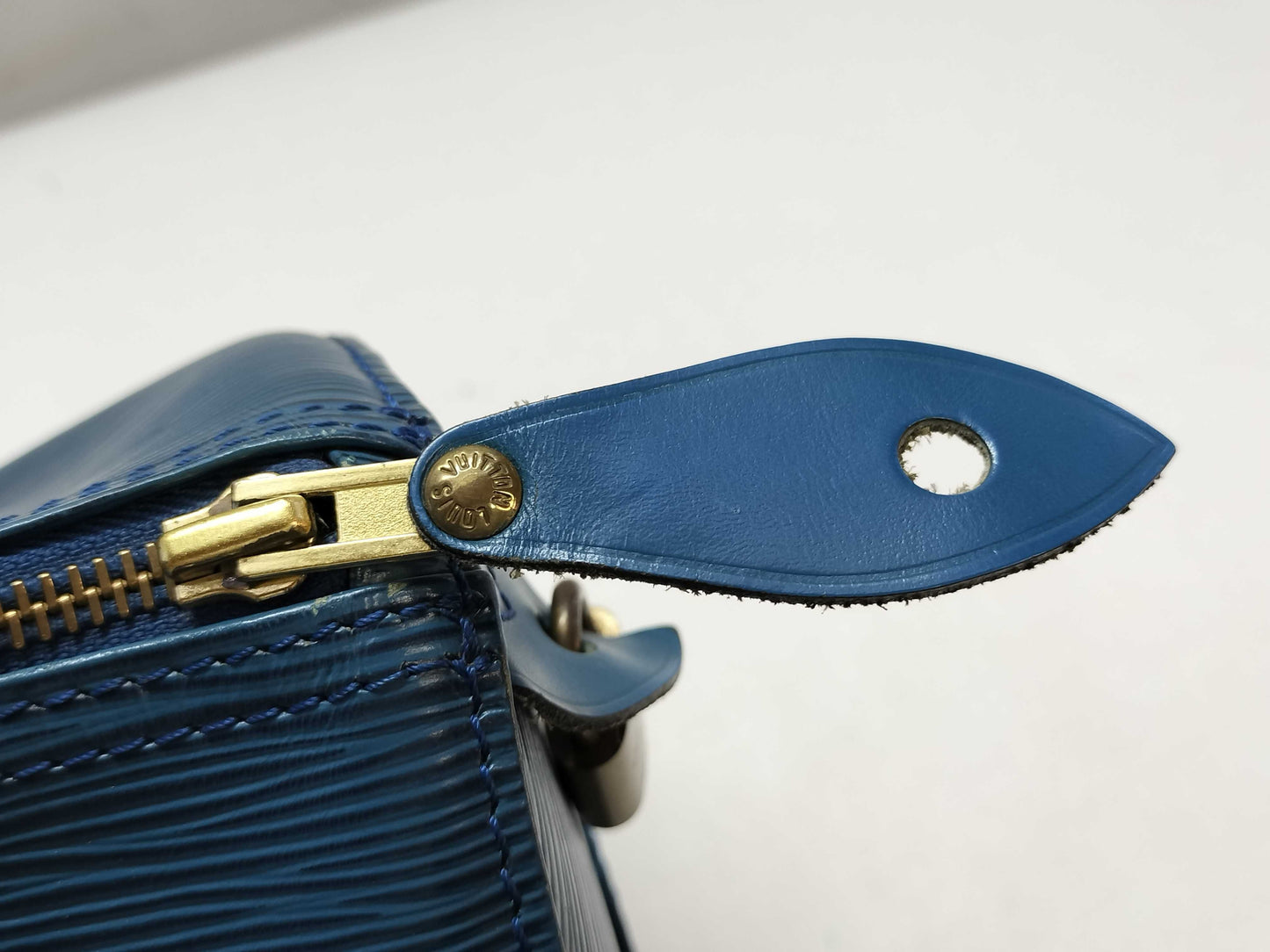 LOUIS VUITTON Epi LV Epi Speedy 30 M43005 VI0923 Handbag