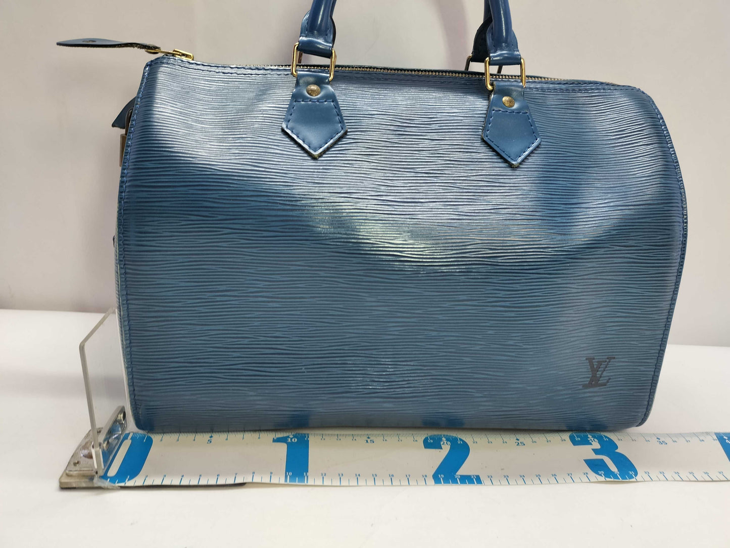 LOUIS VUITTON Epi LV Epi Speedy 30 M43005 VI0923 Handbag
